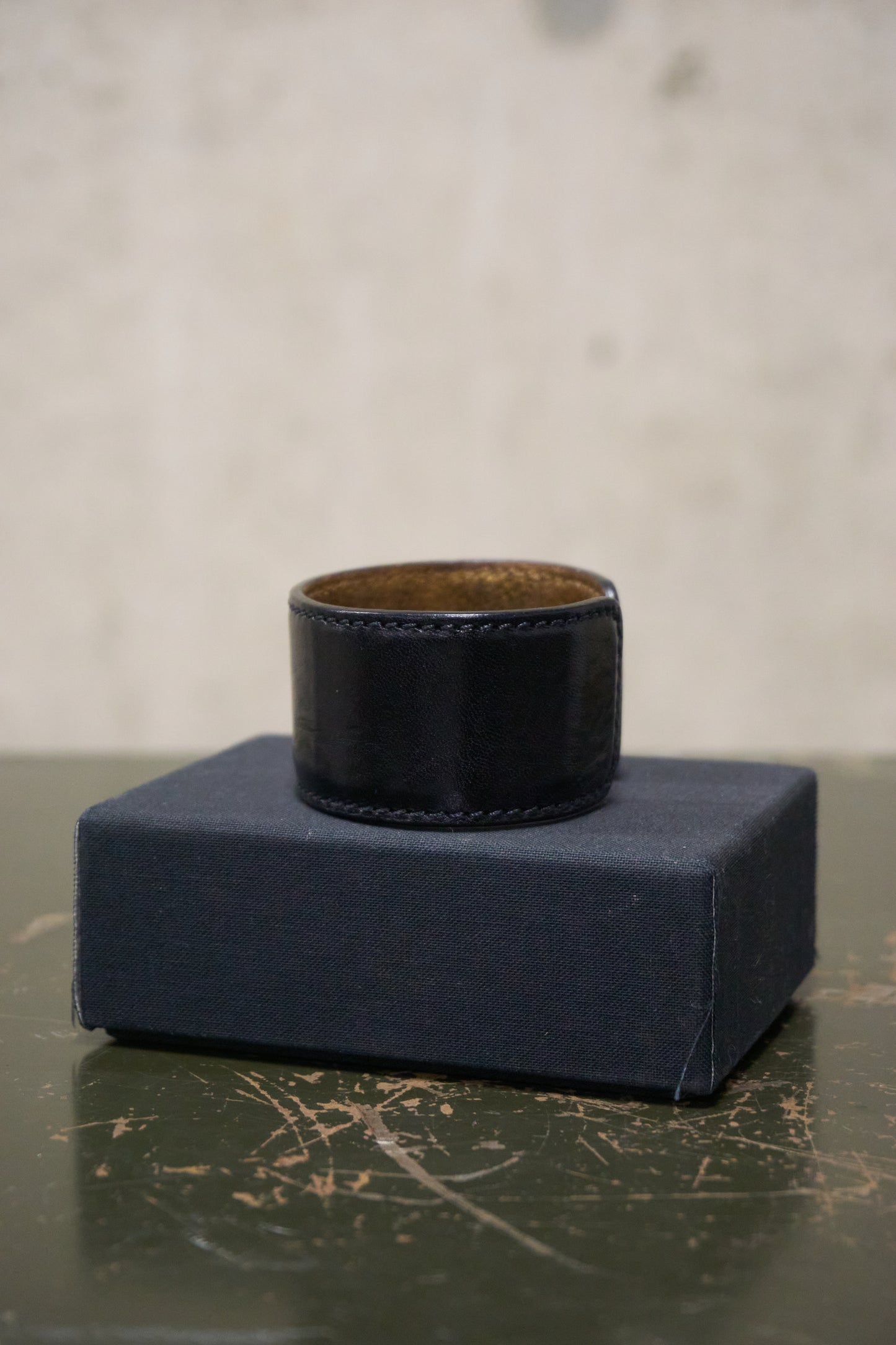 Ann Demeulemeester 2010s Adjustable Black Calf Leather Gold Foil Cuff