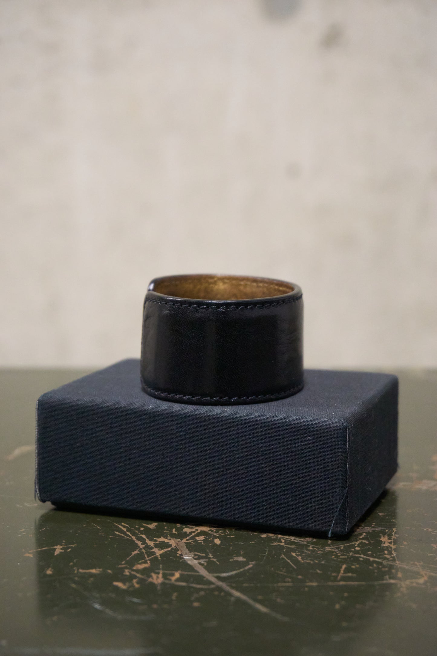 Ann Demeulemeester 2010s Adjustable Black Calf Leather Gold Foil Cuff