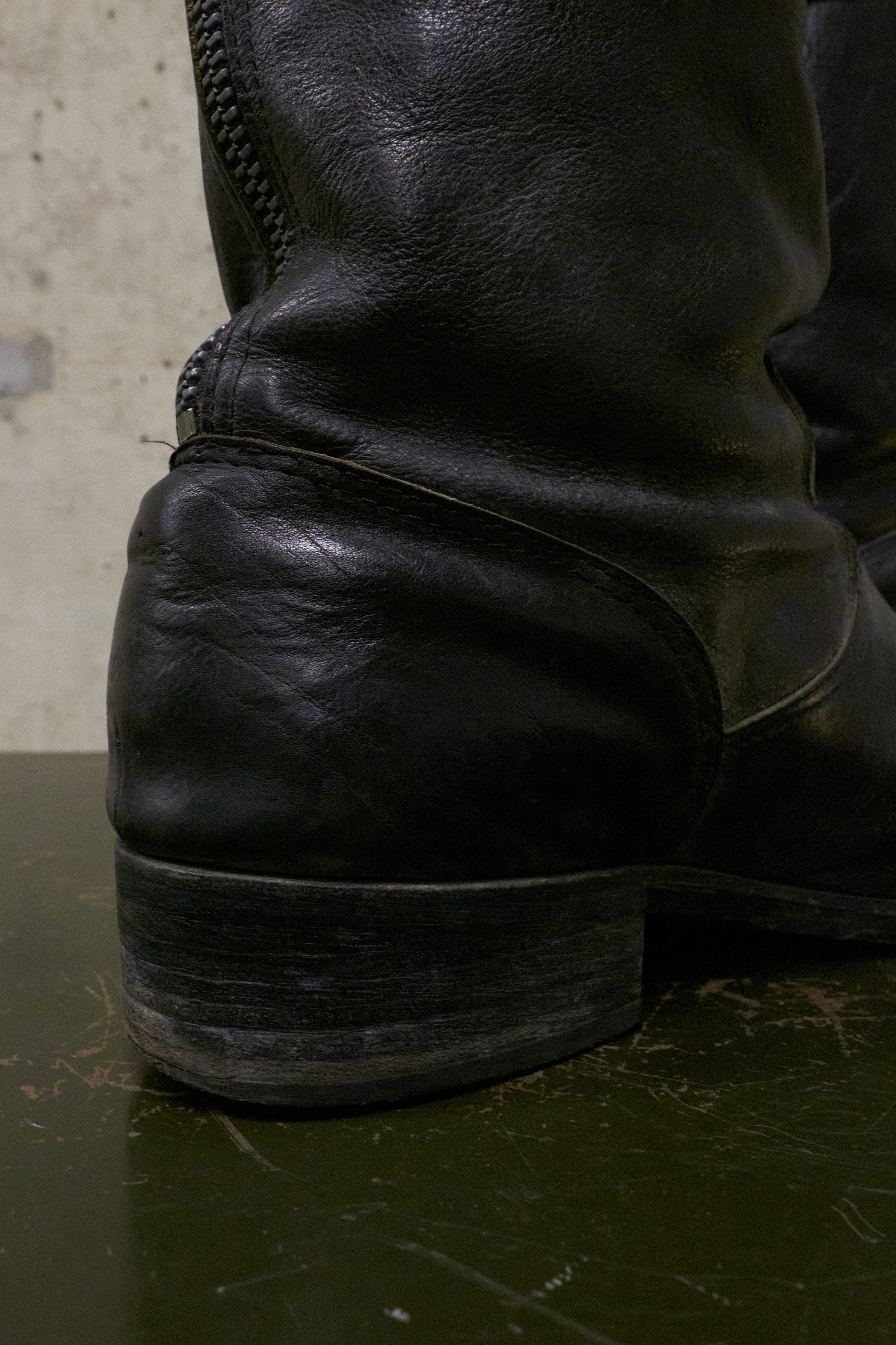 ATTACHMENT Kazuyuki Kumagai Leather Back-Zip Boots 00s – DRIEW