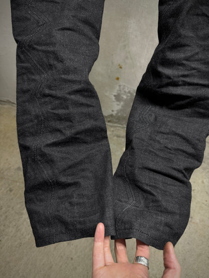 DEEPTI Collection °016-017 ‘D-050 YAW-95’ Closed Crash Seam Low Cut Denim