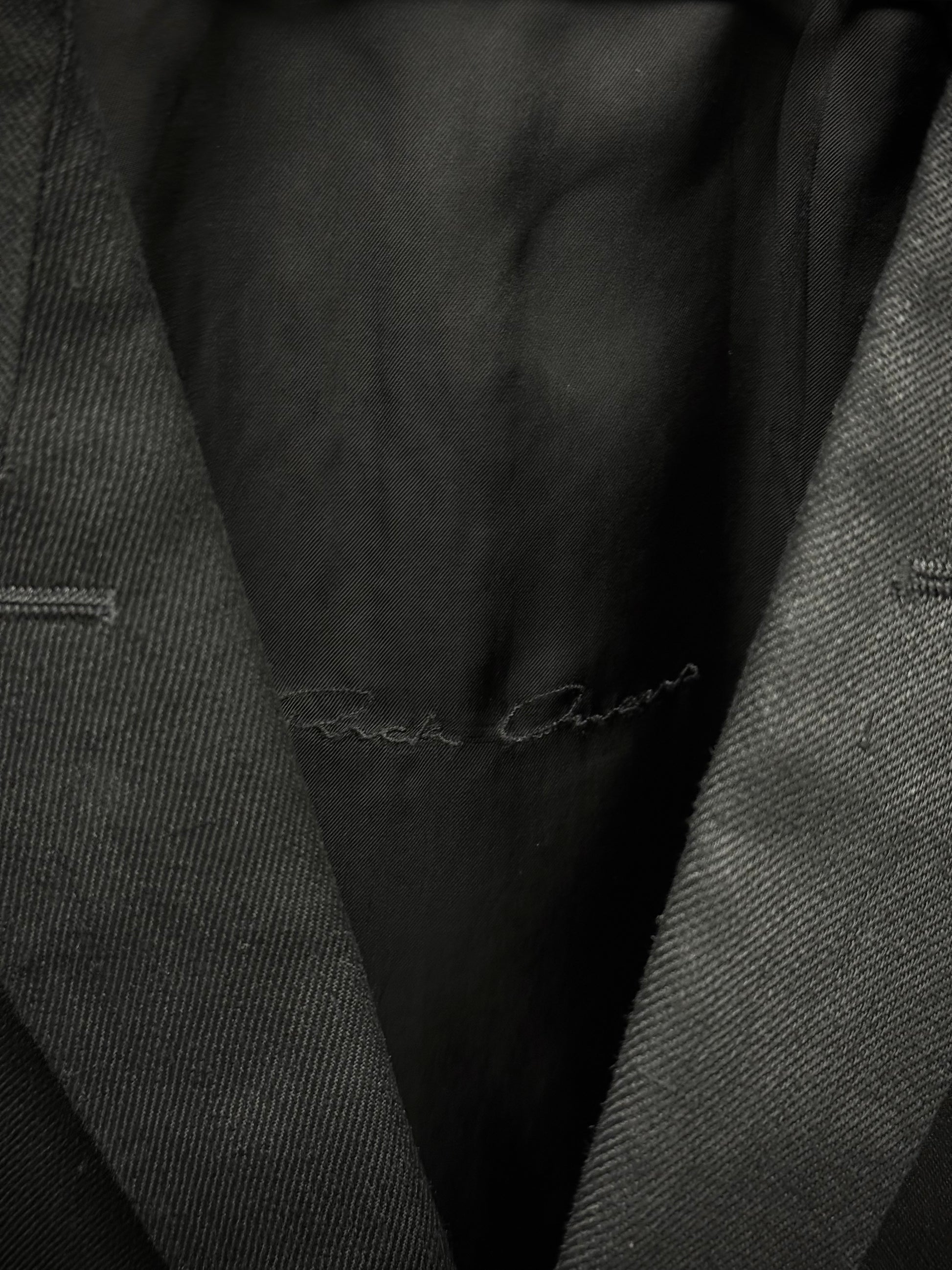 Rick Owens SS25 "HOLLYWOOD" Double Breasted ‘JMF’ Linen Twill Blazer detail | DRIEW GARMENTS