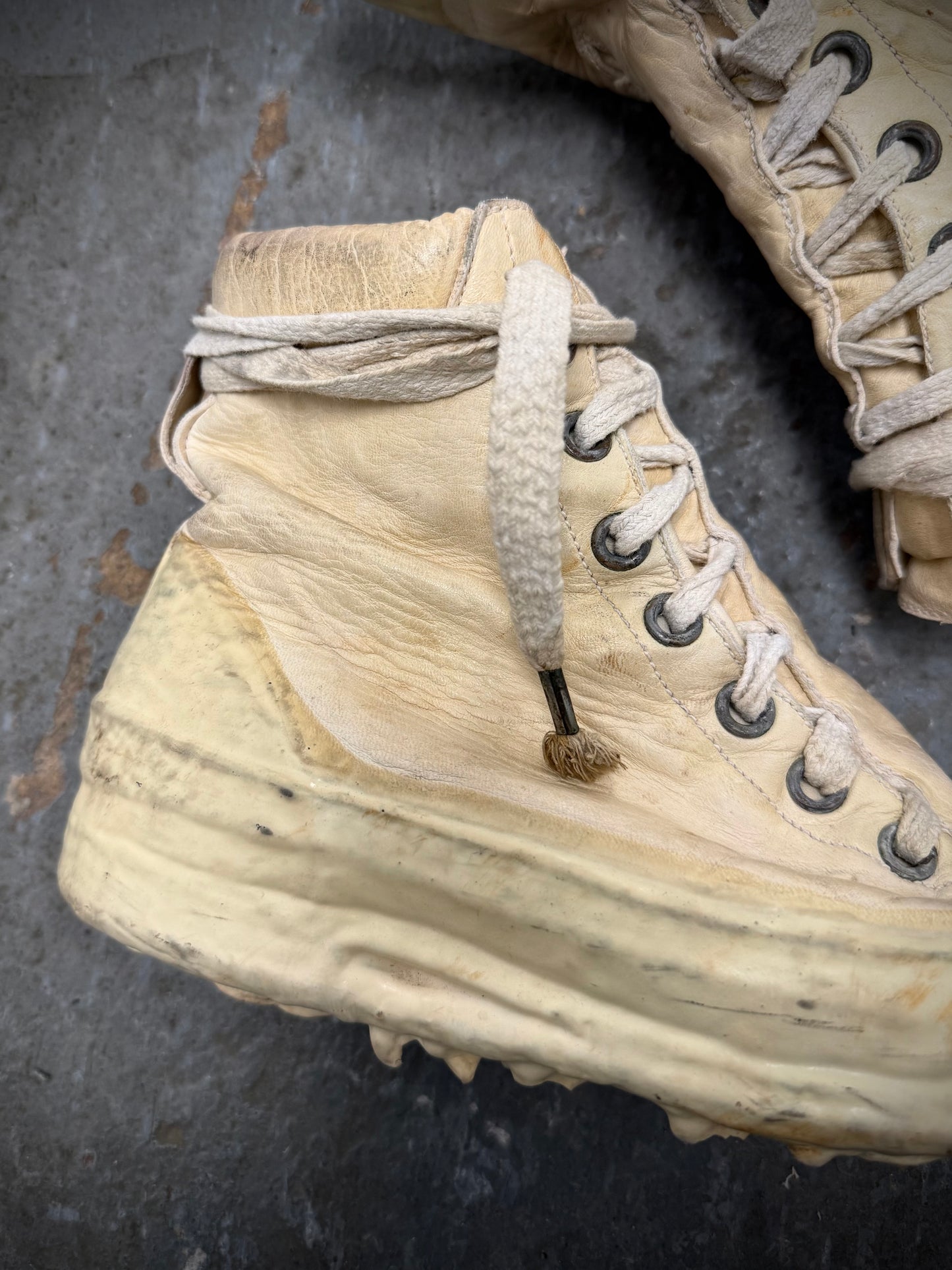 Carol Christian Poell ‘AM/2524 ROOMS-PTC/01’ Object-dyed Kangaroo Leather Drip Sneakers (39) detail | DRIEW GARMENTS