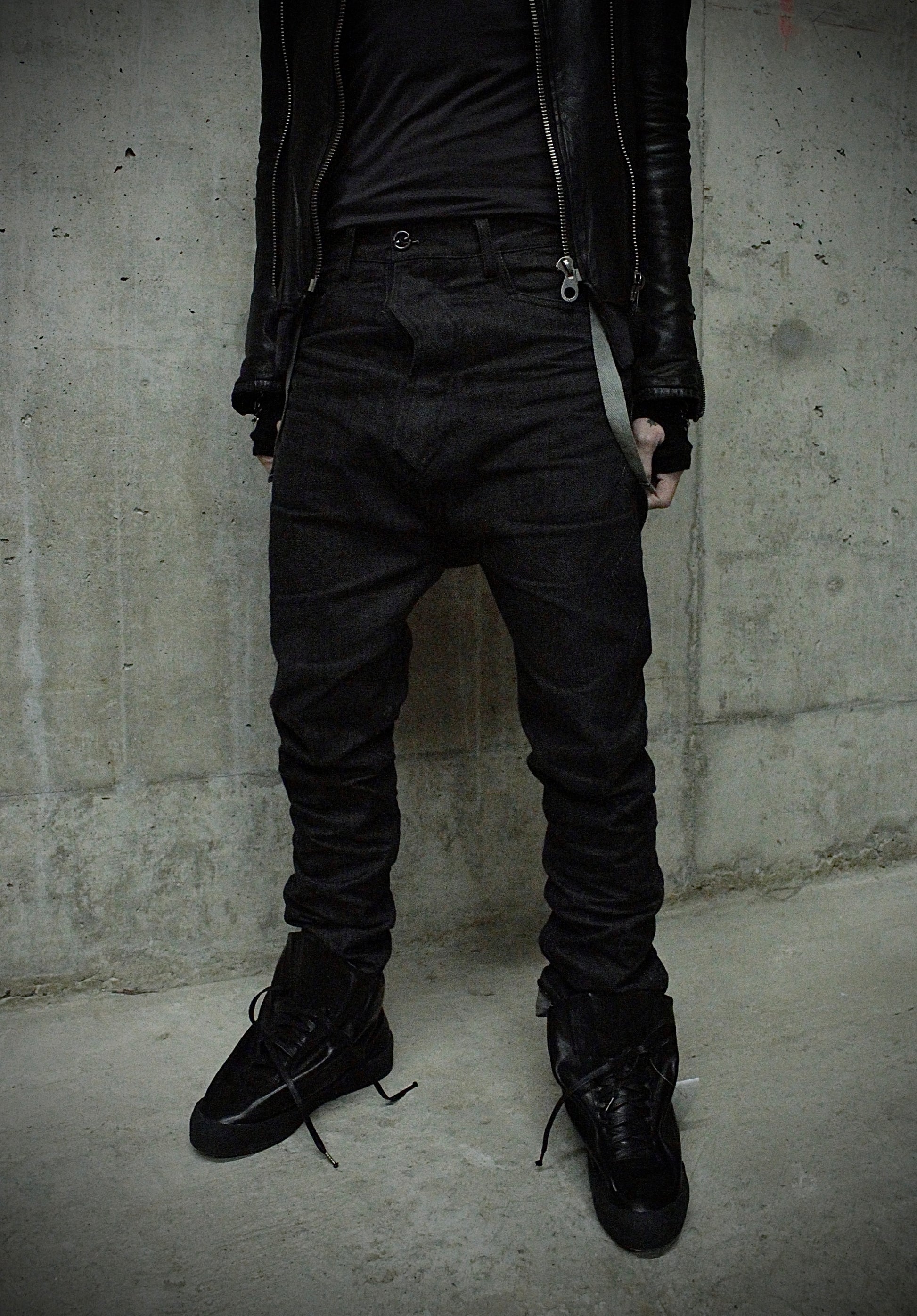 DEEPTI Collection °016-017 ‘D-050 YAW-95’ Closed Crash Seam Low Cut Denim detail | DRIEW GARMENTS