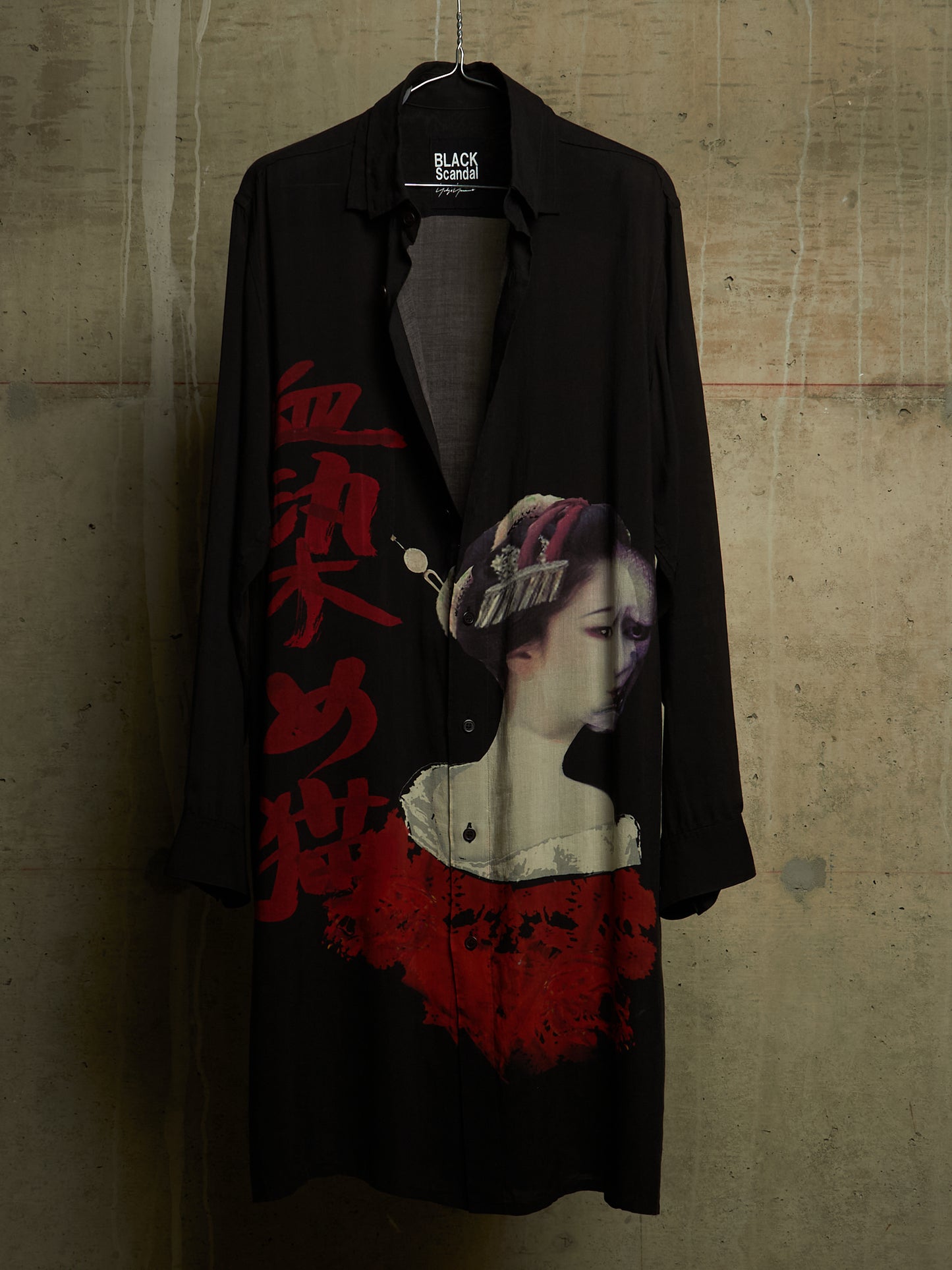 Yohji Yamamoto BLACK Scandal AW18 "Blood Stained Cat" Suzume Uchida Double Collar Geisha Print Longline Shirt