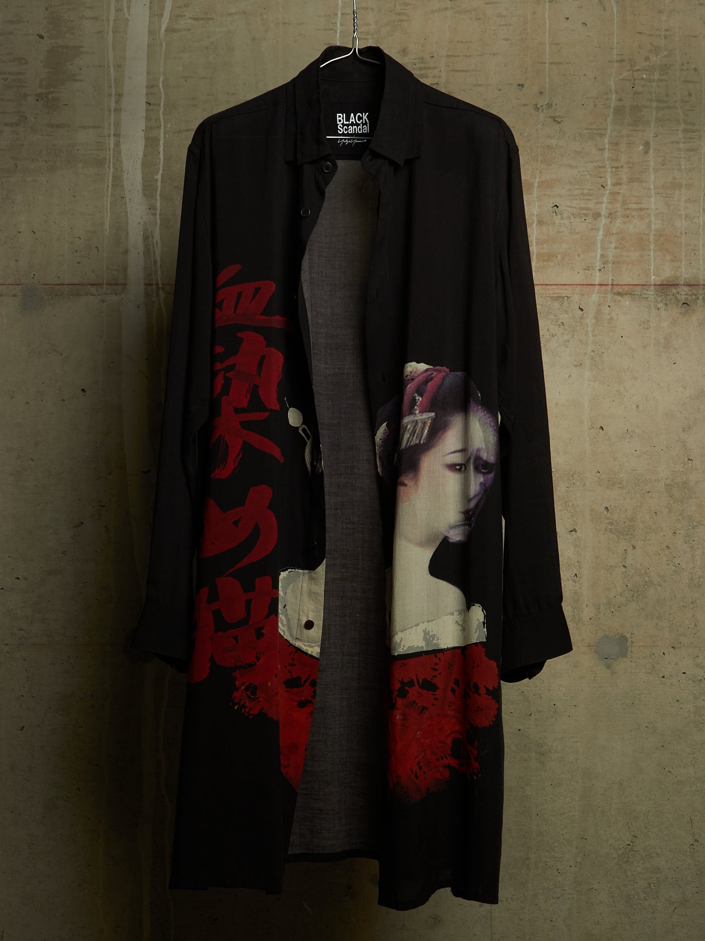 Yohji Yamamoto BLACK Scandal AW18 "Blood Stained Cat" Suzume Uchida Double Collar Geisha Print Longline Shirt