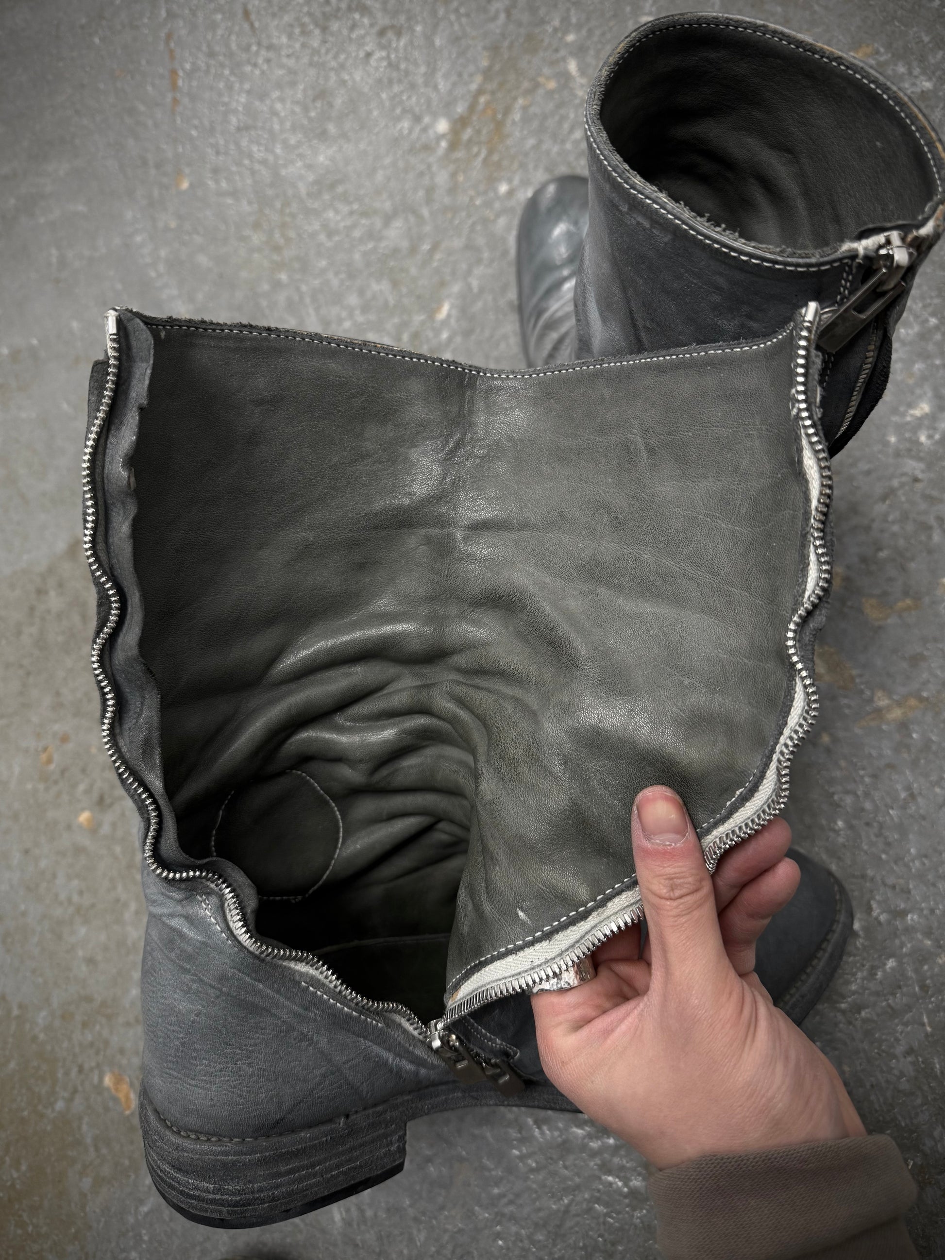 Carol Christian Poell ‘AM/2687P ROOMS-PTC/08’ Titanium Prosthetic Tornado Zip Boots detail | DRIEW GARMENTS