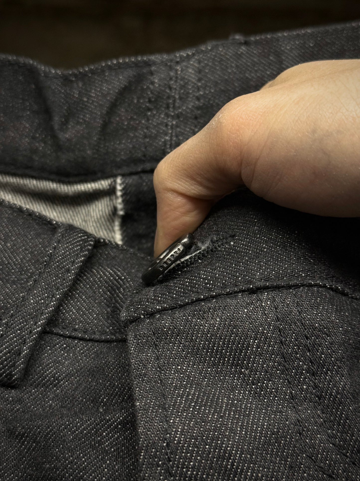 DEEPTI Collection °016-017 ‘D-050 YAW-95’ Closed Crash Seam Low Cut Denim