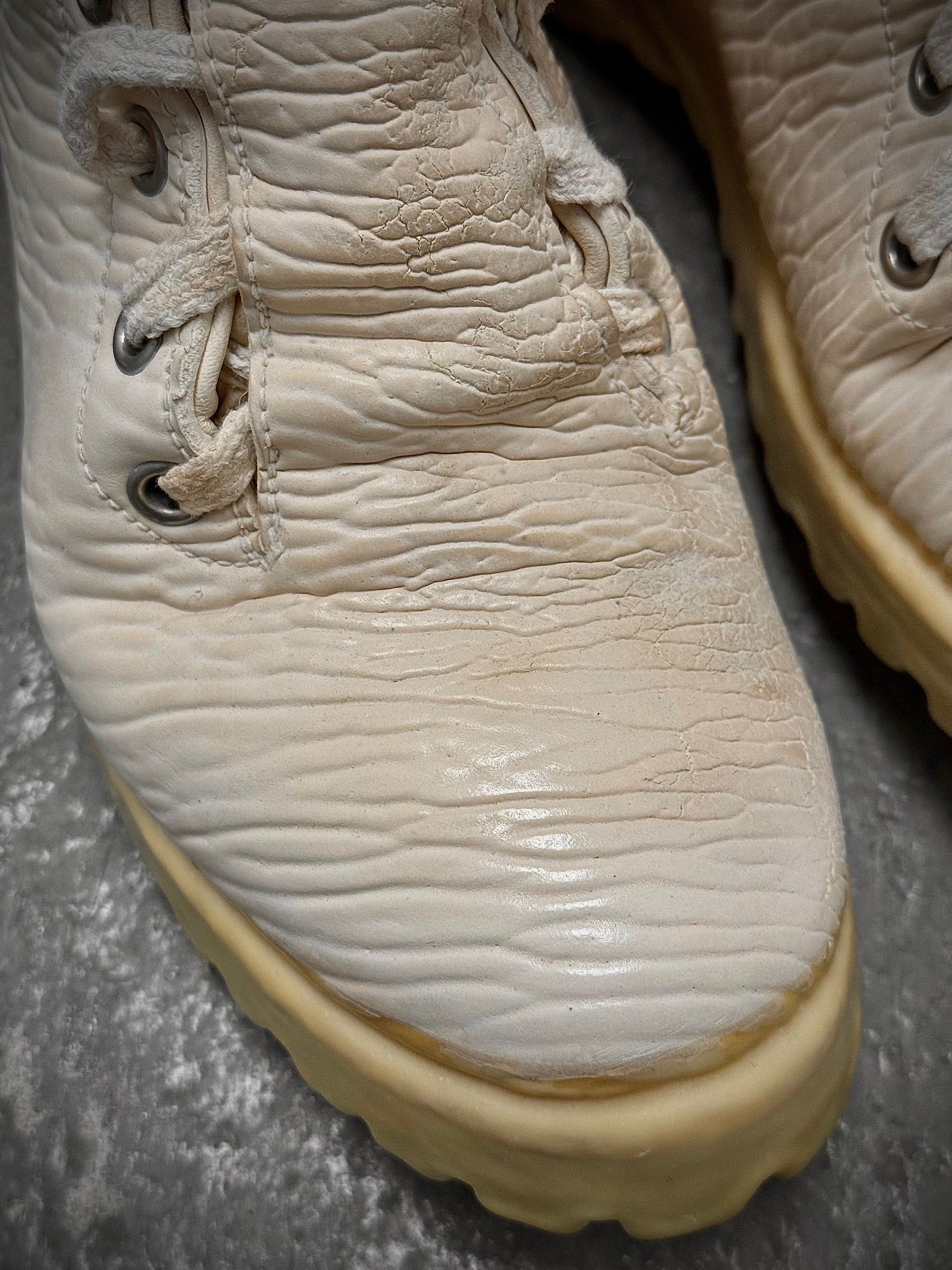Carol Christian Poell 'AM/2684 CUBS-PTC/01' Object Dyed One-Piece Prosthetic Ankle Rubber Drip Work B detail | DRIEW GARMENTS