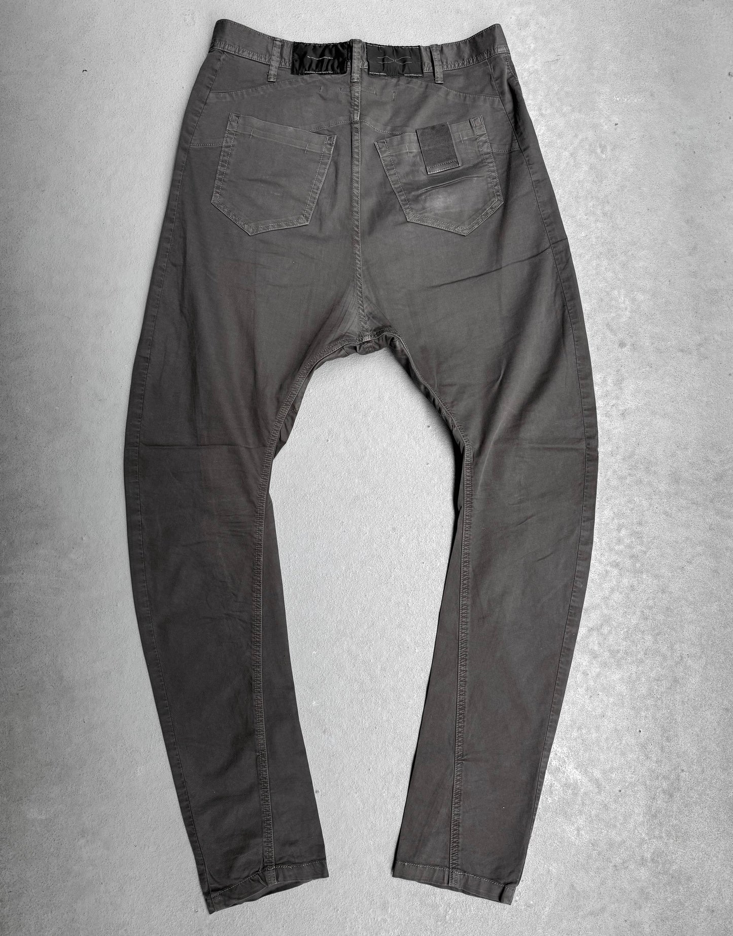 Julius_7 SS16 “sefiroth;” Grey Drop-crotch J-Cut Skinny Pants