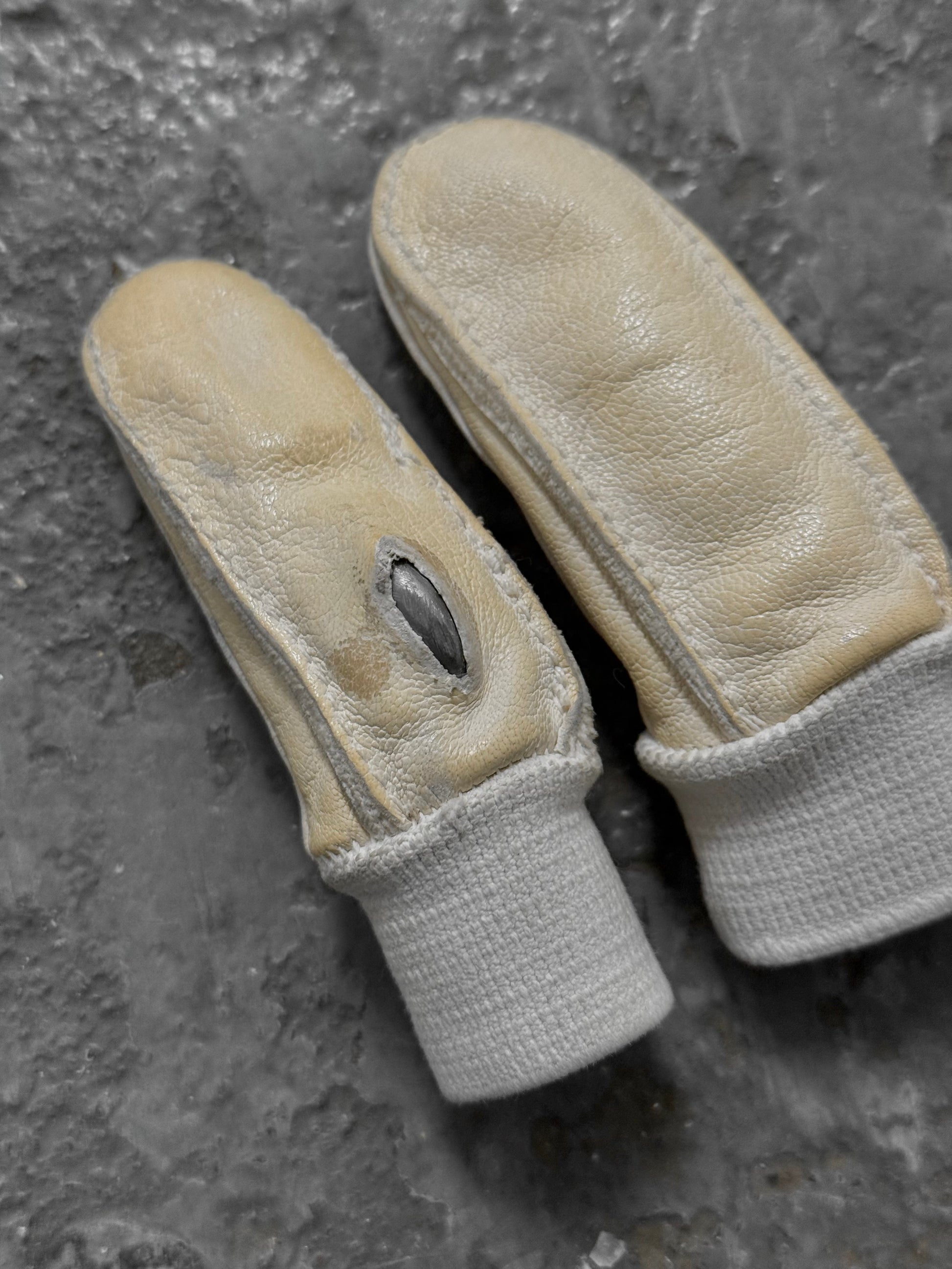 Carol Christian Poell 'AM/2596 ROOMS-PTC/01' Object-dyed Kangaroo Leather Prosthetic Fingers (2pcs) detail | DRIEW GARMENTS