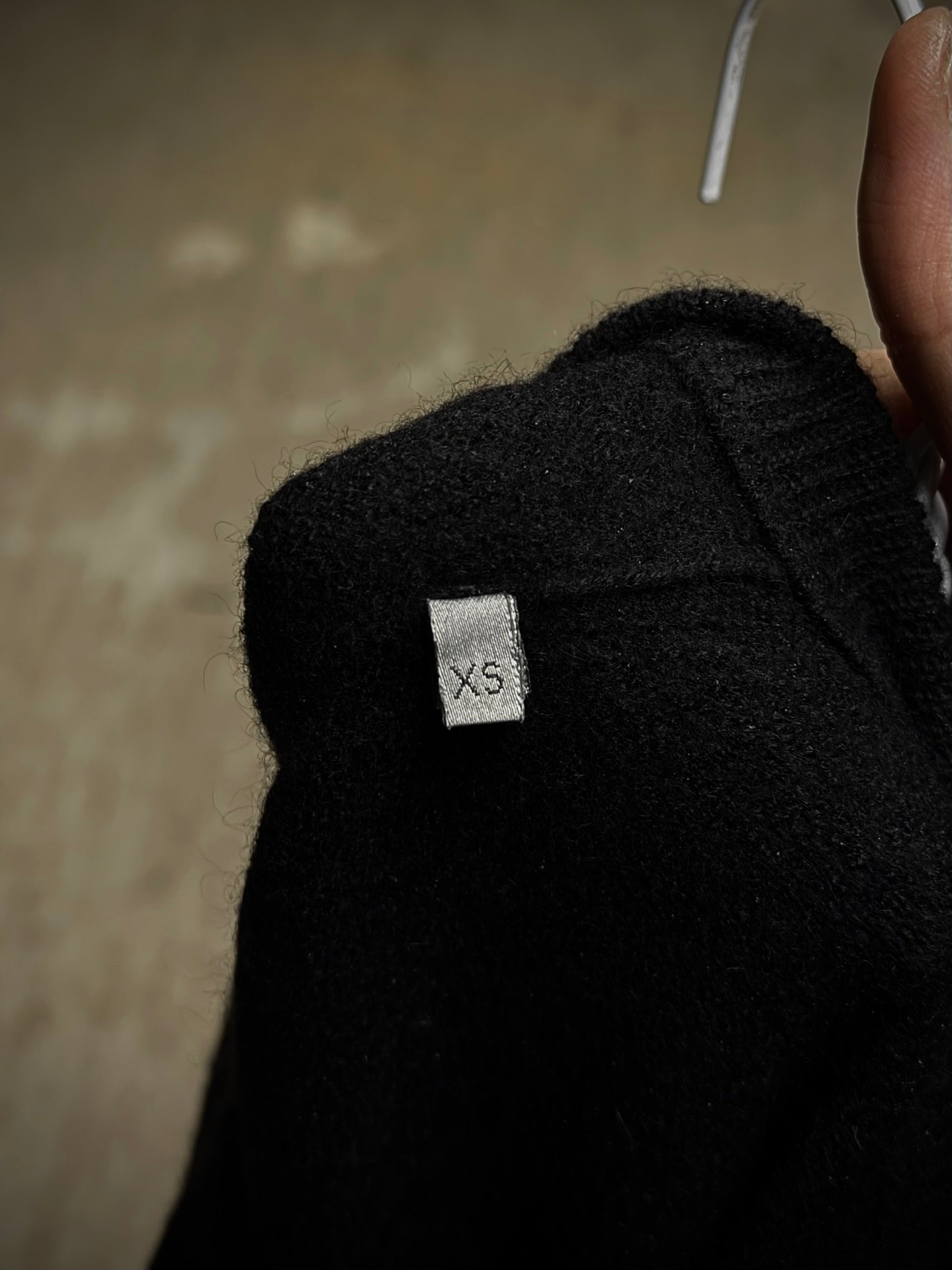 DIOR HOMME AW05-06 “IN THE MORNING” by Hedi Slimane Cashmere Crewneck Sweater detail | DRIEW GARMENTS