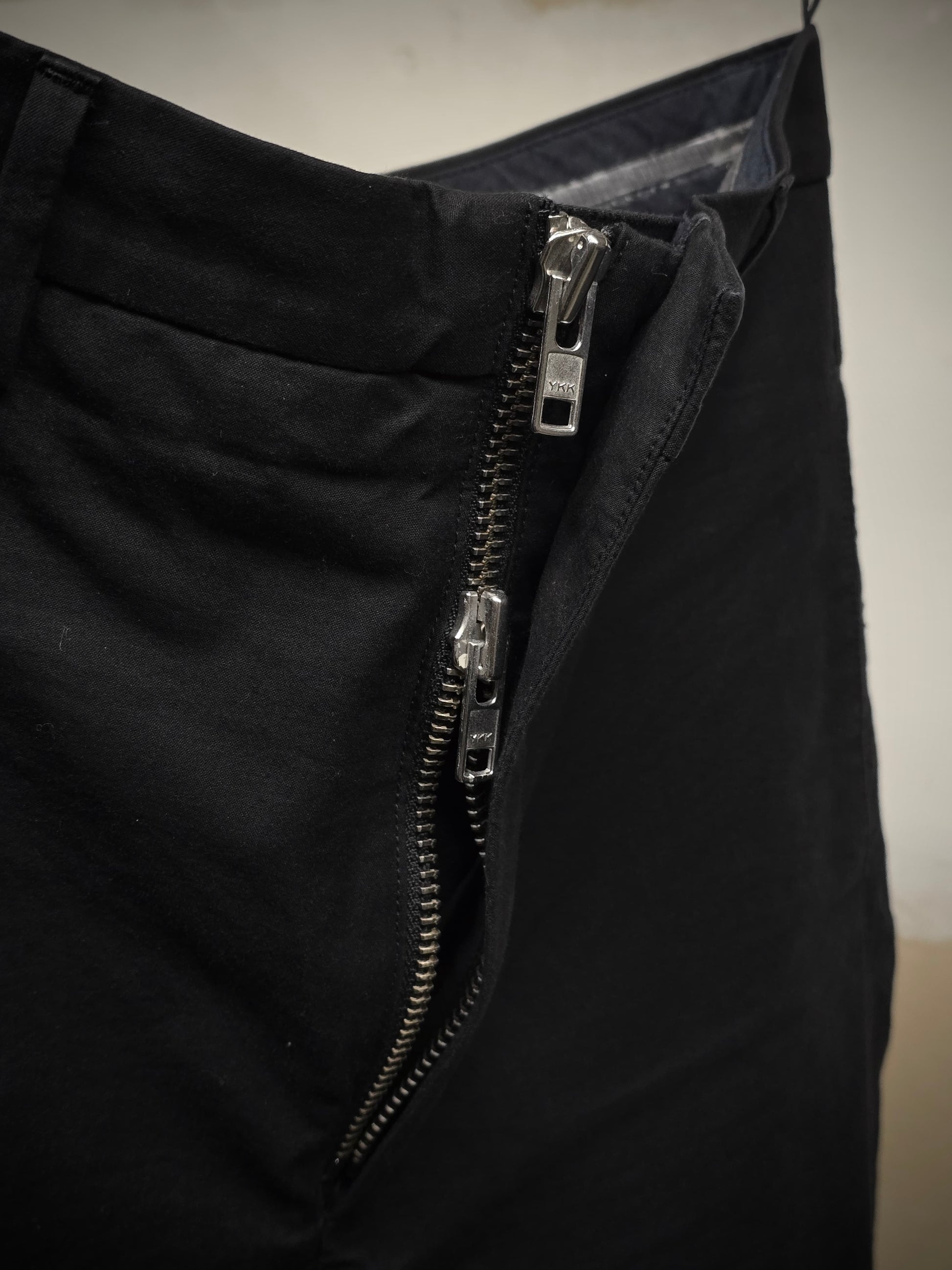 DEEPTI Collection °015 ‘P-035 SUB-99’ Open Zipfly Classic Trousers detail | DRIEW GARMENTS