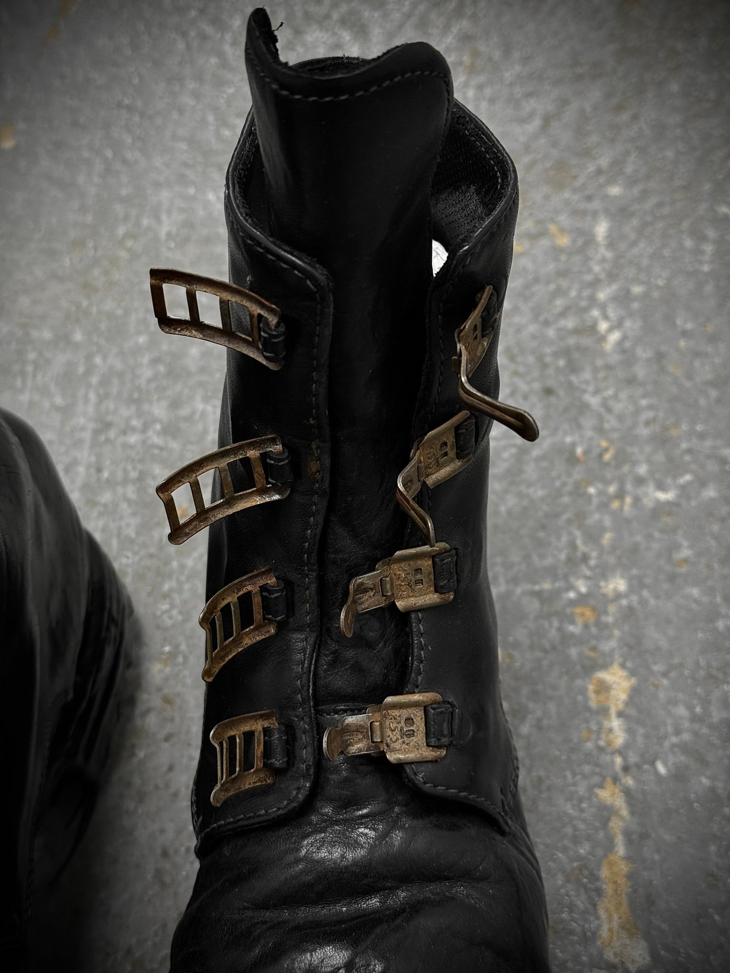 Carol Christian Poell ‘AM/2759SP-IN CORSS-PTC/010B’ Horse Leather Prosthetic Buckle Drip Boots detail | DRIEW GARMENTS