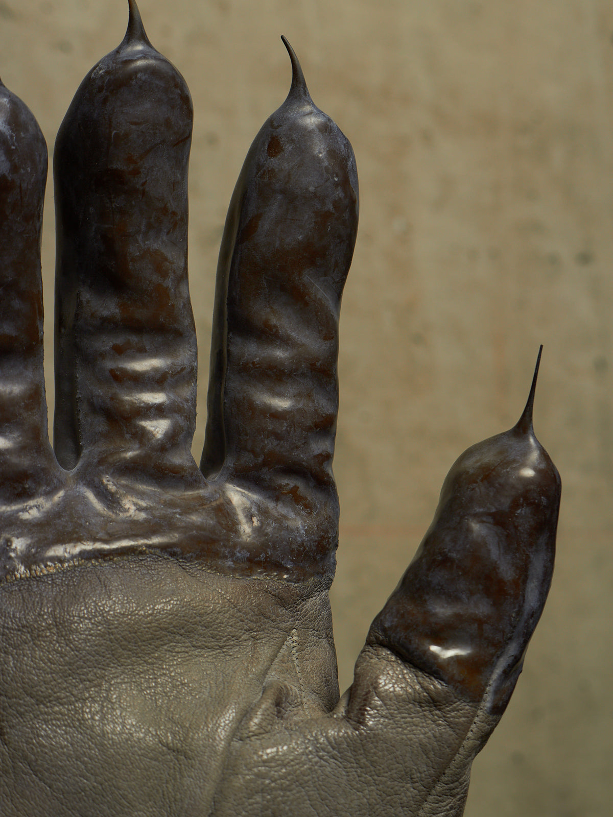 Carol Christian Poell 'AM/2459 ROOMS-PTC/036' Object-dyed Rubber Drip Leather Gloves