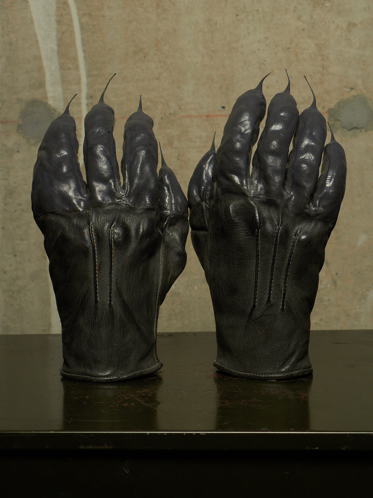 Carol Christian Poell 'AM/2459 ROOMS-PTC/19' Object-dyed Rubber Drip Leather Gloves