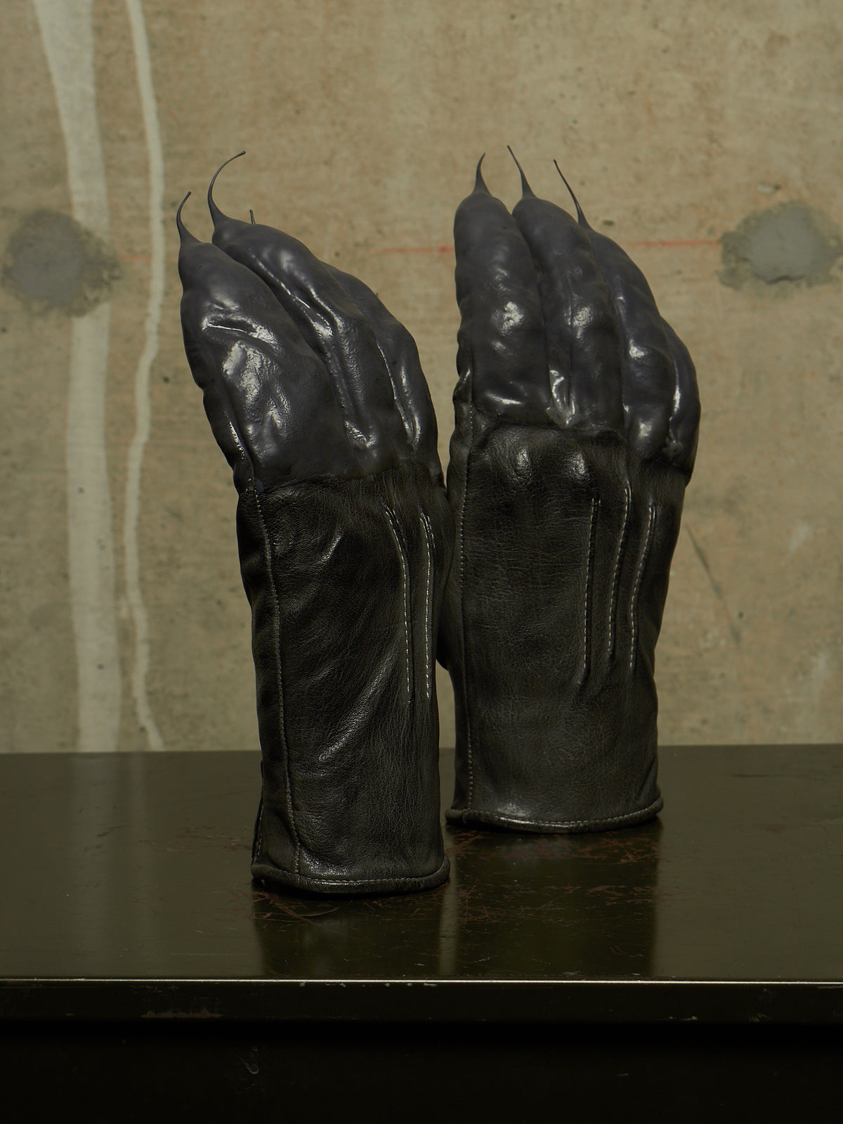 Carol Christian Poell 'AM/2459 ROOMS-PTC/19' Object-dyed Rubber Drip Leather Gloves