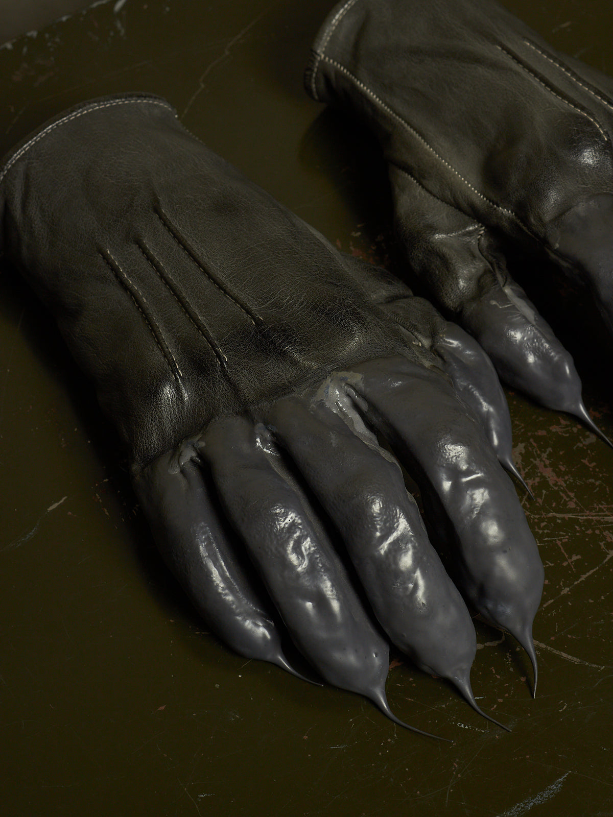 Carol Christian Poell 'AM/2459 ROOMS-PTC/19' Object-dyed Rubber Drip Leather Gloves