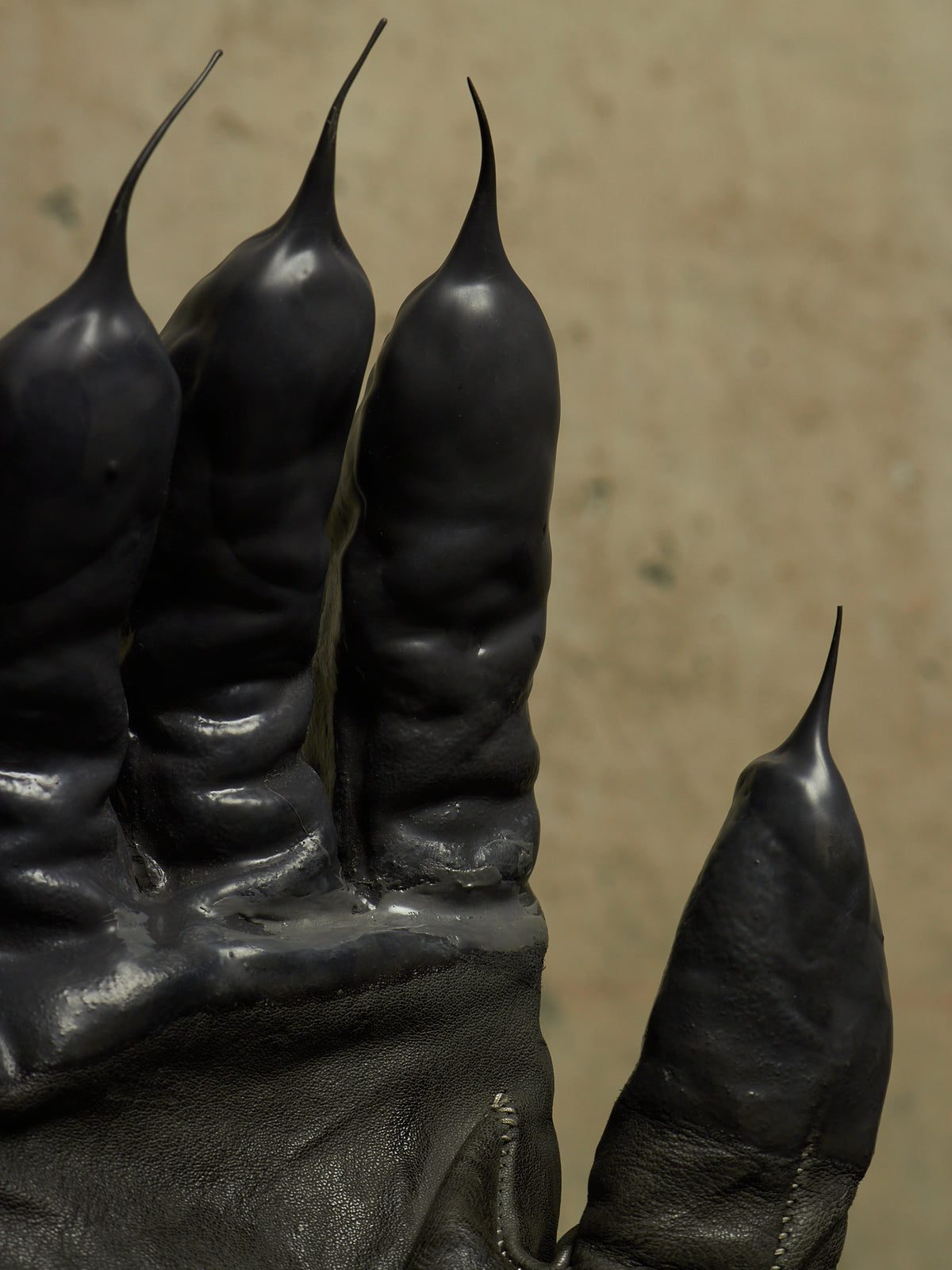 Carol Christian Poell 'AM/2459 ROOMS-PTC/19' Object-dyed Rubber Drip Leather Gloves