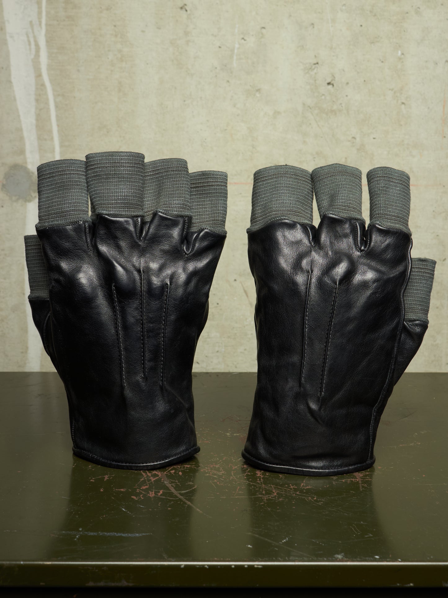 Carol Christian Poell 'AM/2457 ROOMS-PTC/010' Disparate Kangaroo Leather Gloves
