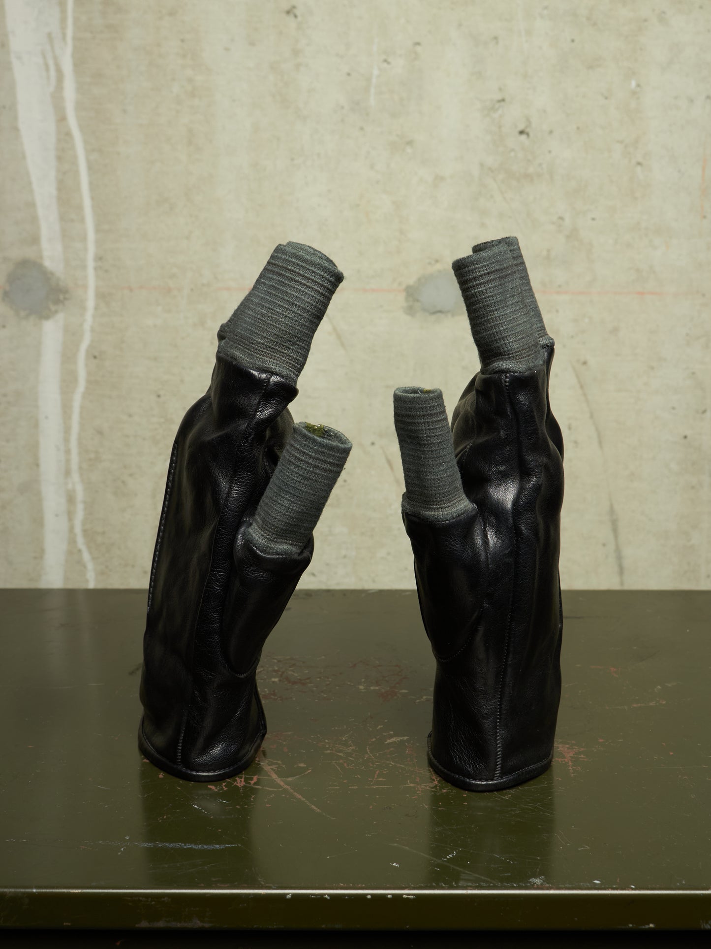 Carol Christian Poell 'AM/2457 ROOMS-PTC/010' Disparate Kangaroo Leather Gloves