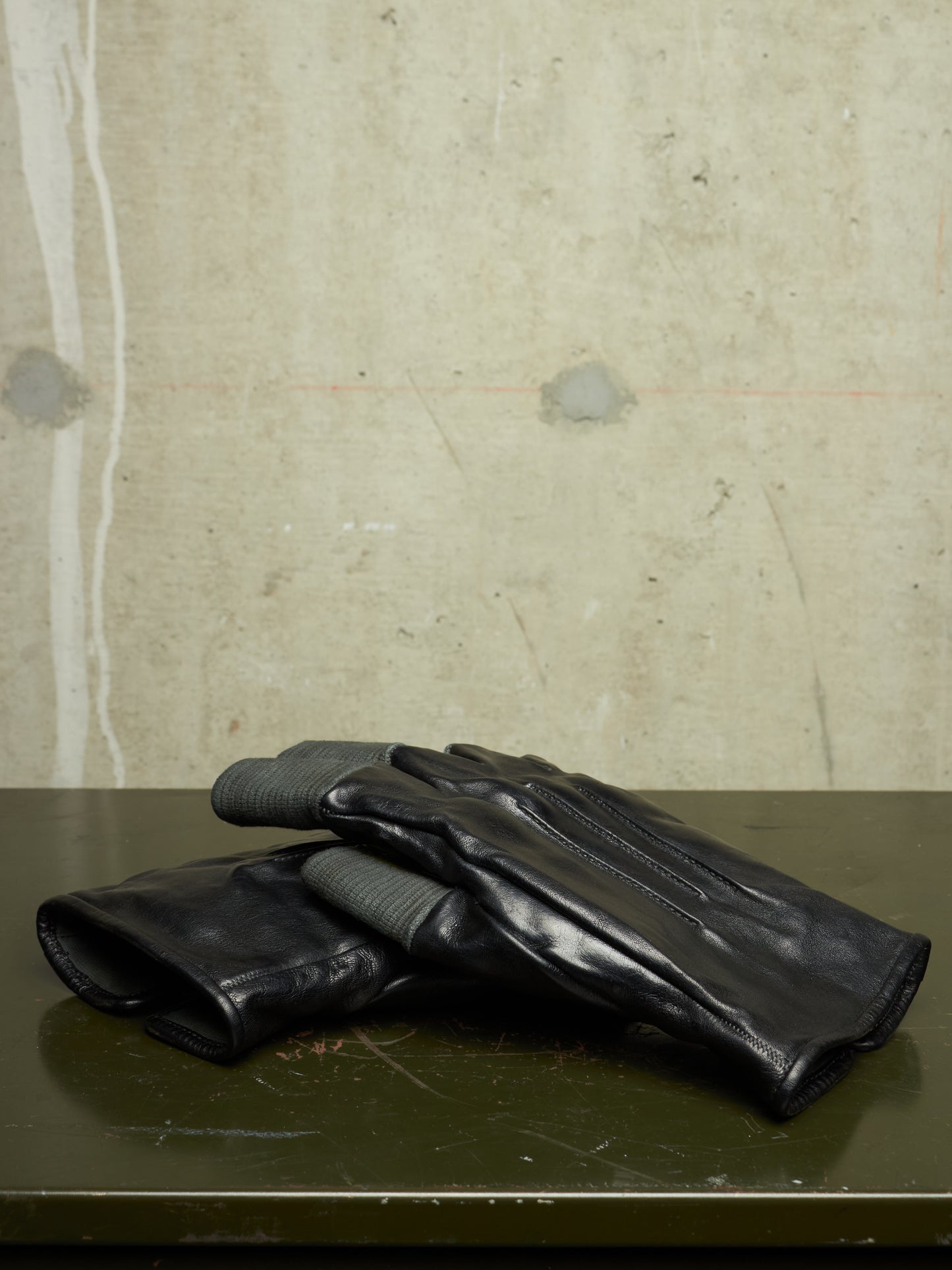 Carol Christian Poell 'AM/2457 ROOMS-PTC/010' Disparate Kangaroo Leather Gloves