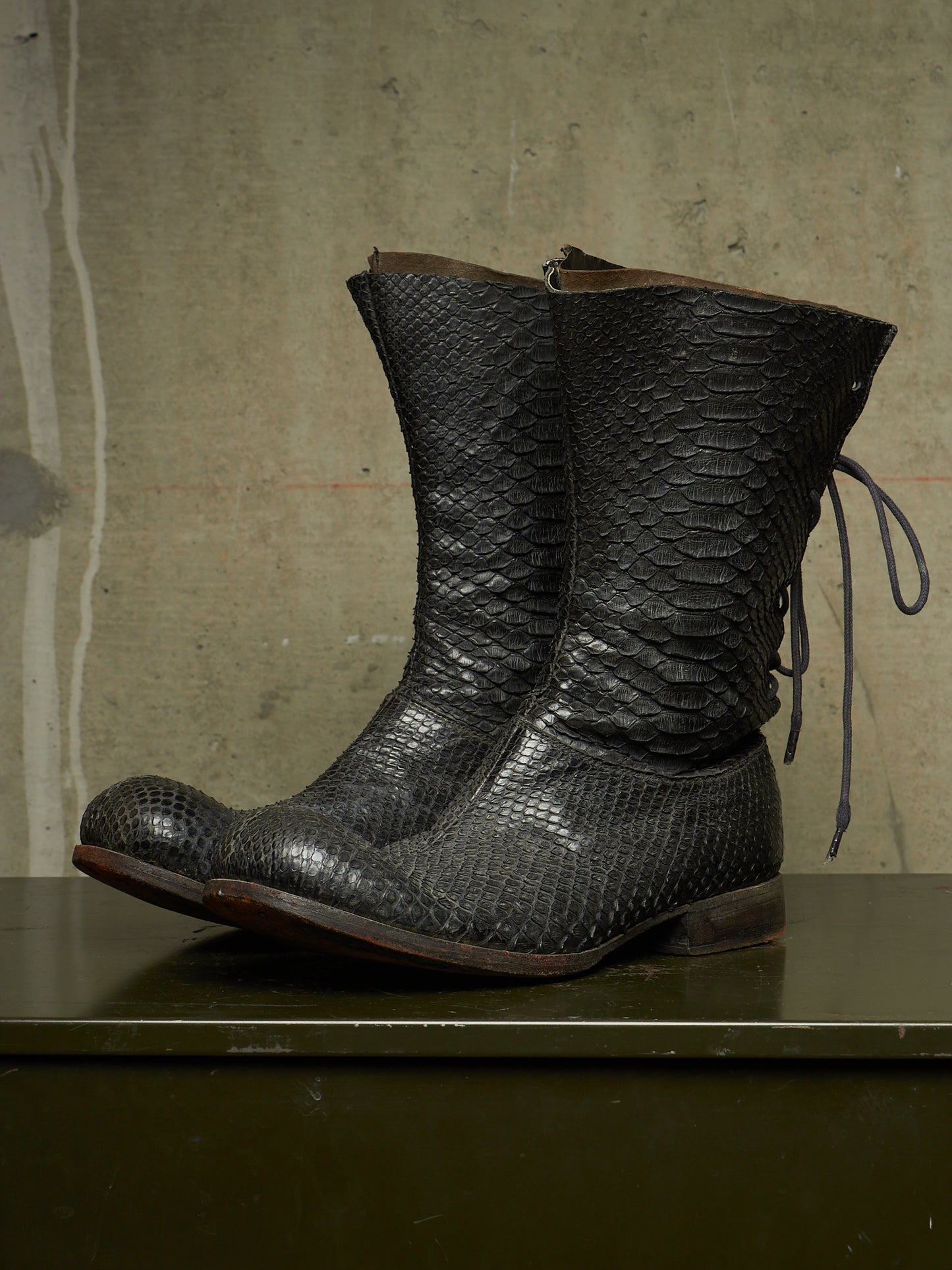 Carpe Diem Early 00s Charcoal Grey Python Skin Back-Lace Boots