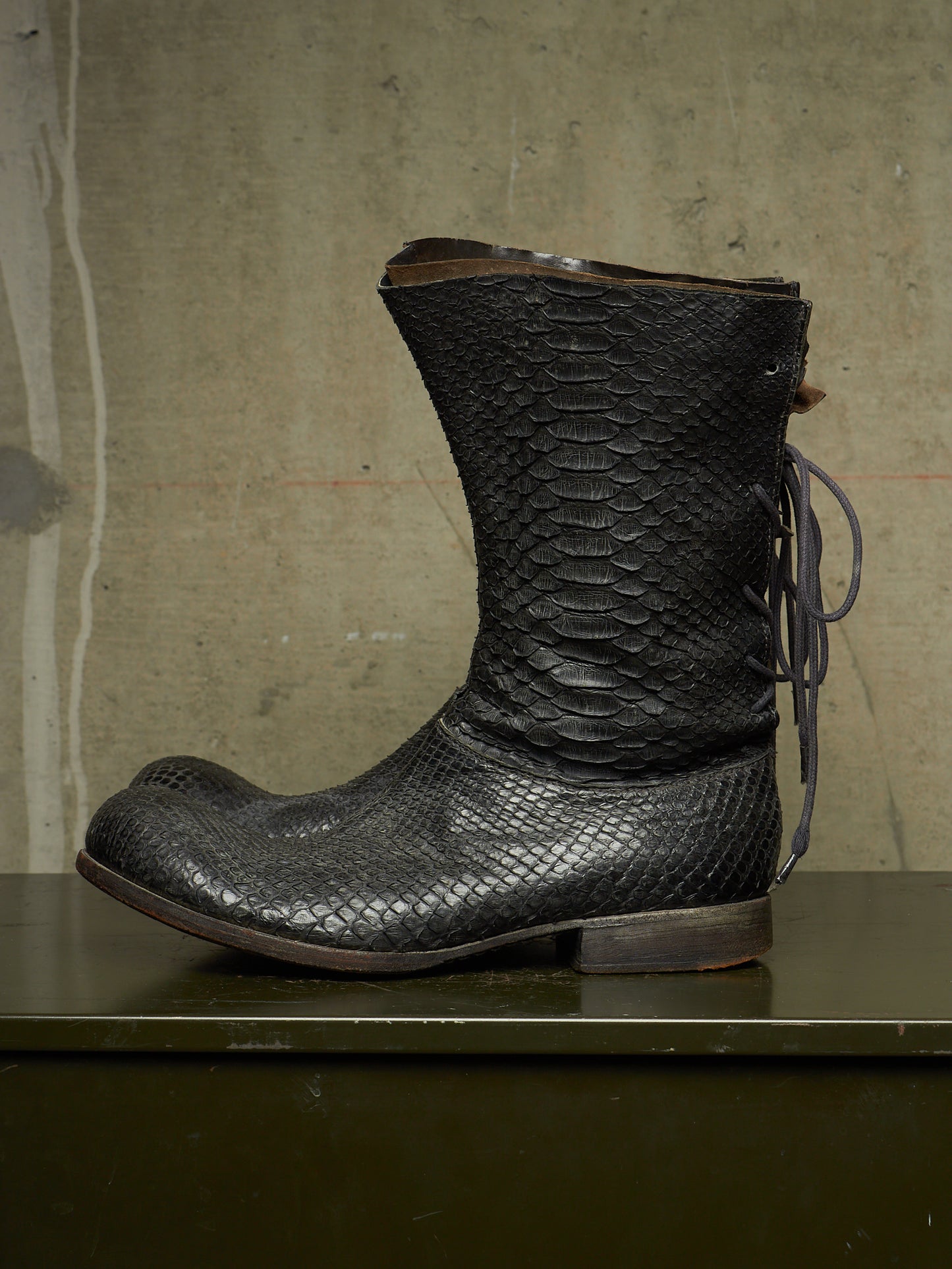 Carpe Diem Early 00s Charcoal Grey Python Skin Back-Lace Boots