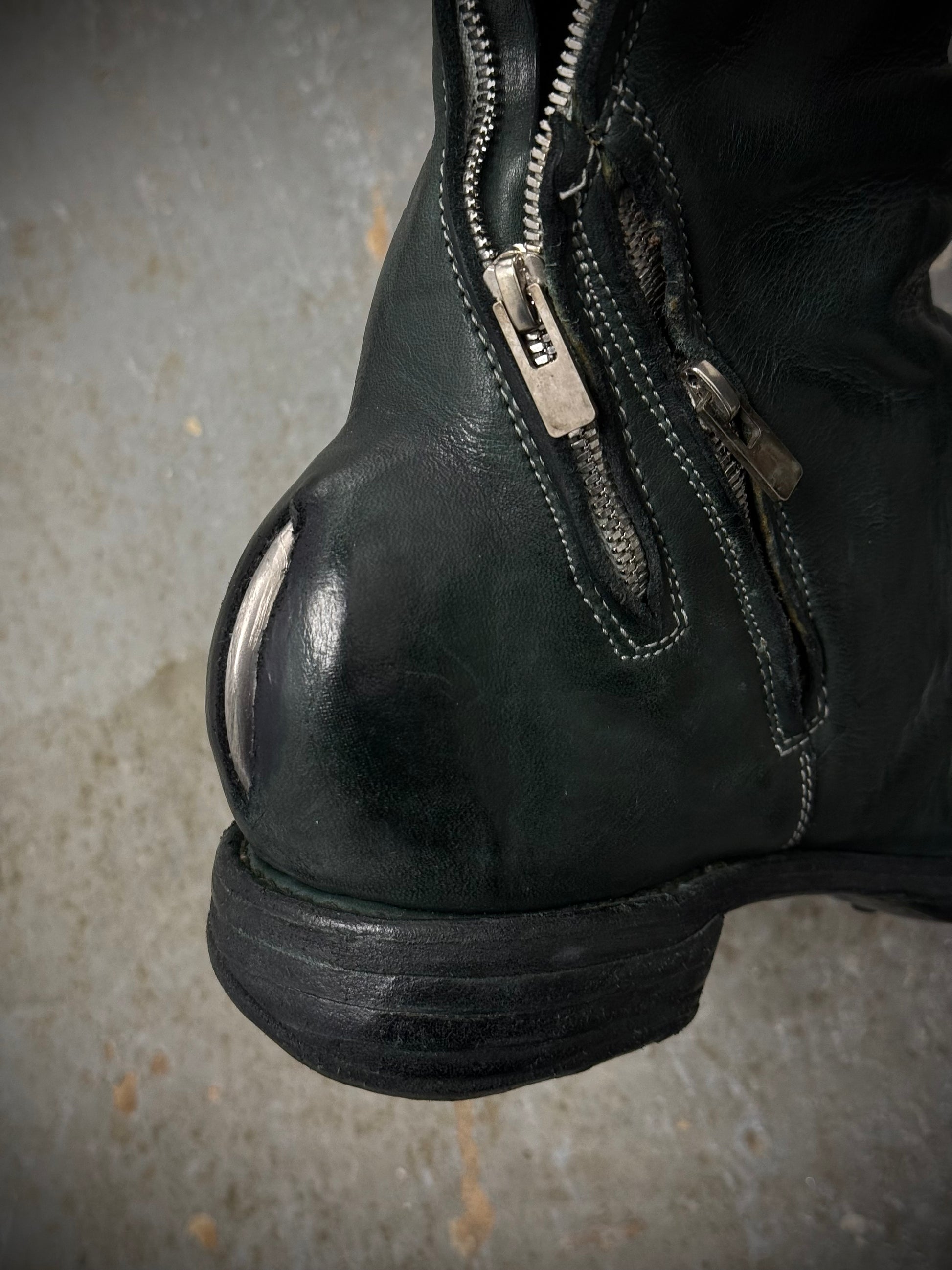 Carol Christian Poell 'AM/2757SP-IN CORSS-PTC/12' Object Dyed Goodyear Prosthetic Spur Biter Crimp Fr detail | DRIEW GARMENTS