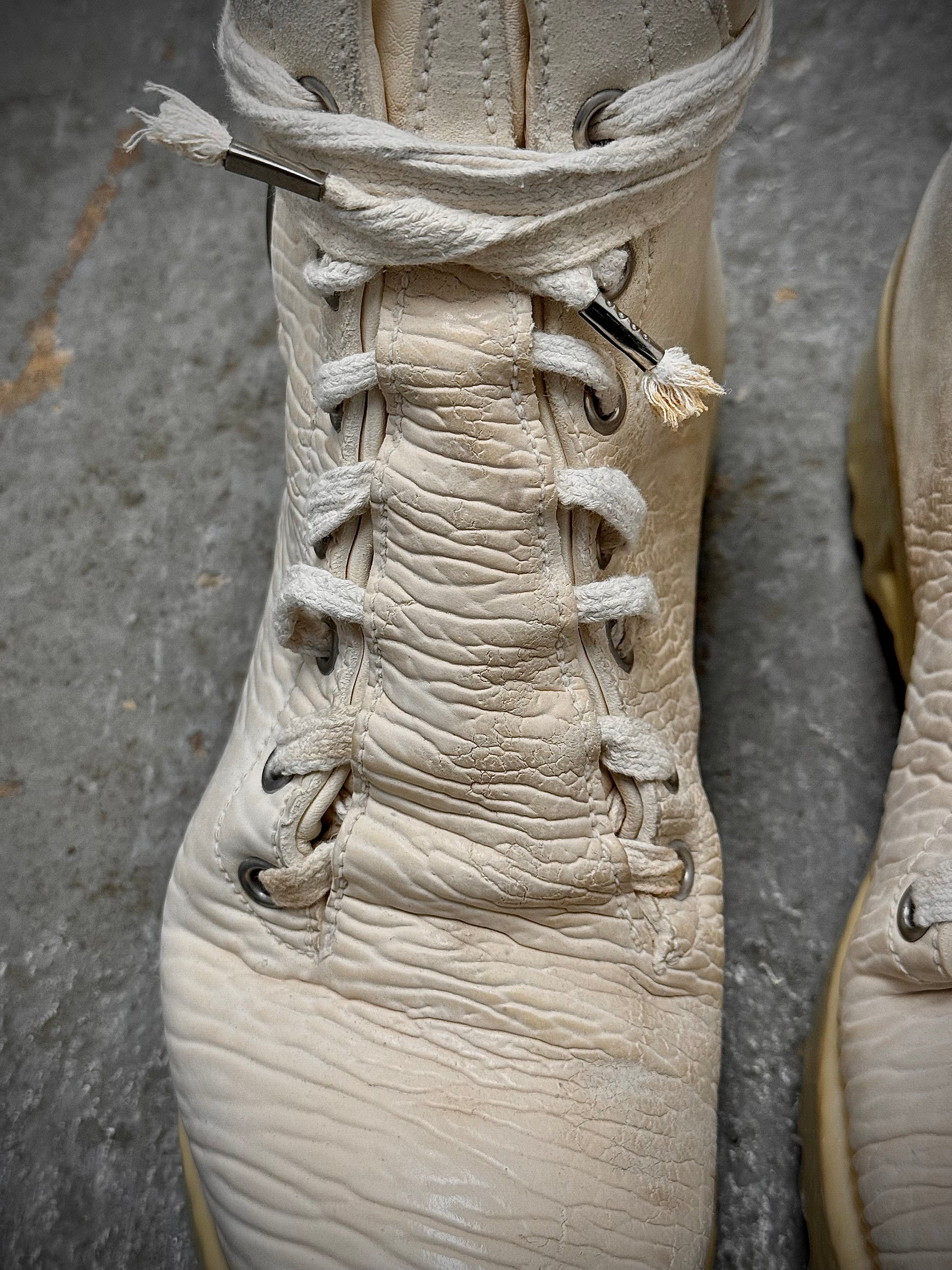 Carol Christian Poell 'AM/2684 CUBS-PTC/01' Object Dyed One-Piece Prosthetic Ankle Rubber Drip Work B detail | DRIEW GARMENTS