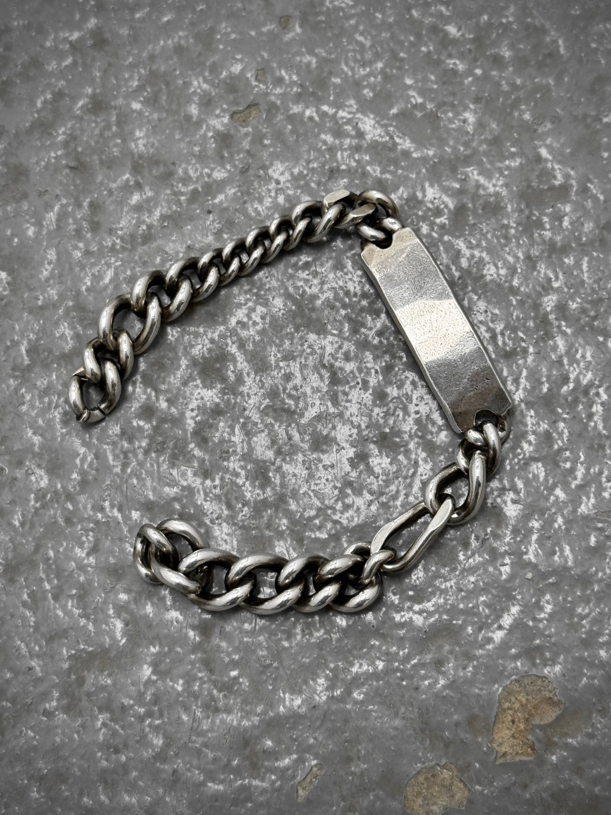 WERKSTATT:MÜNCHEN M2591 .925 Silver Hammered Tag Bracelet – DRIEW