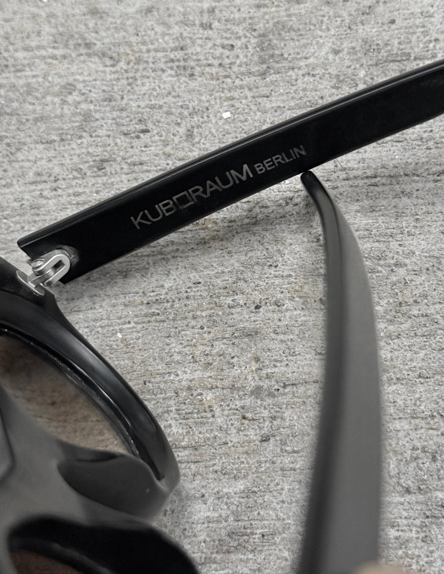 KUBORAUM Maske A1 Black Acetate Gradient Grey Sunglasses