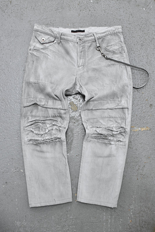 Julius_7 SS11 “Chaos ; Ontological Anarchism” Distressed Knee Dirty White Cropped Denim