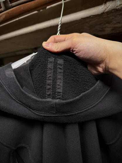 Rick Owens DRKSDHW AW07 "EXPLODER" Asymmetric Split Hem Long-sleeves Jumper detail | DRIEW GARMENTS