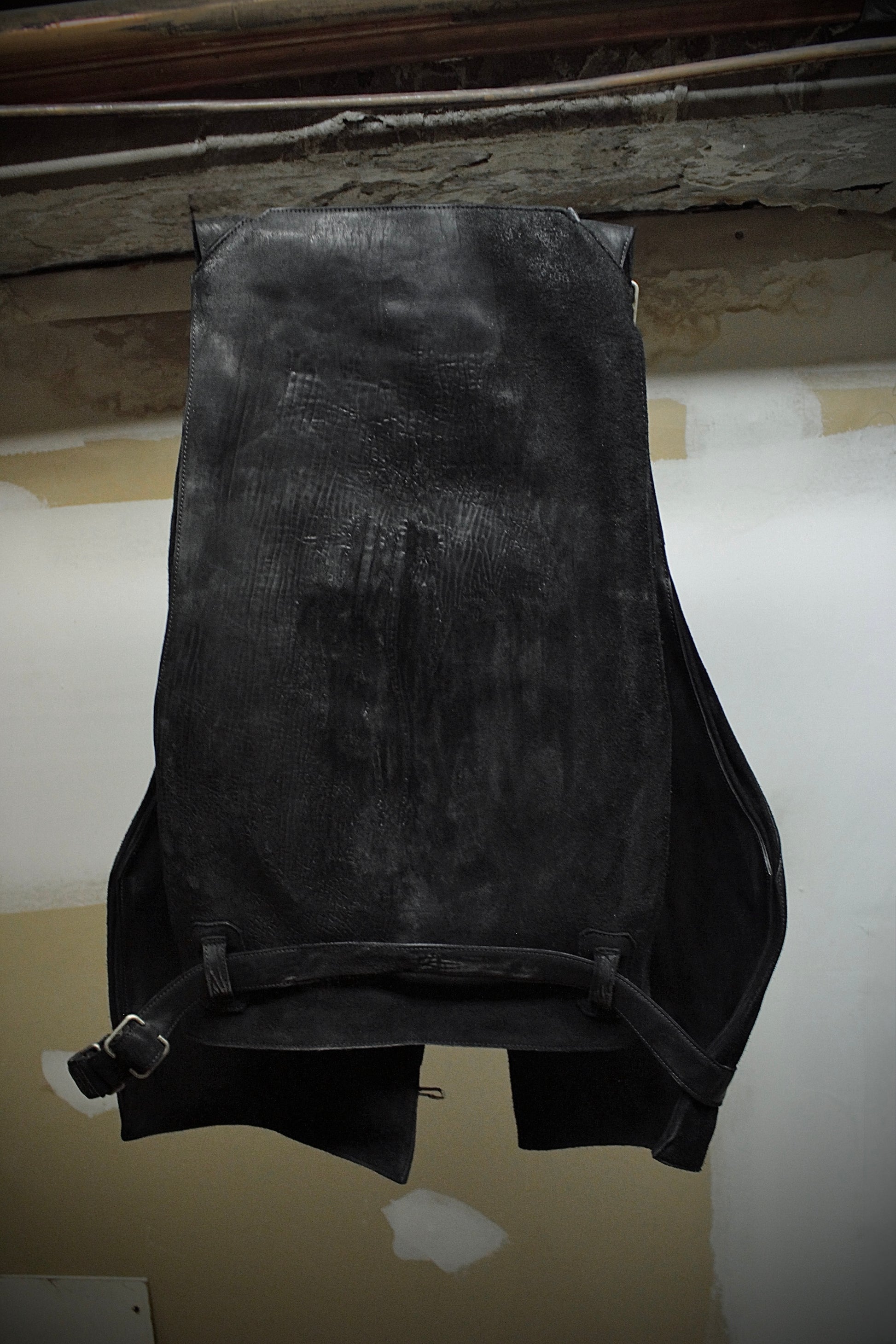 Carol Christian Poell 'AM/2608 CUBS-PTC/010' Object-dyed Horse Culatta Leather Vest Bag detail | DRIEW GARMENTS