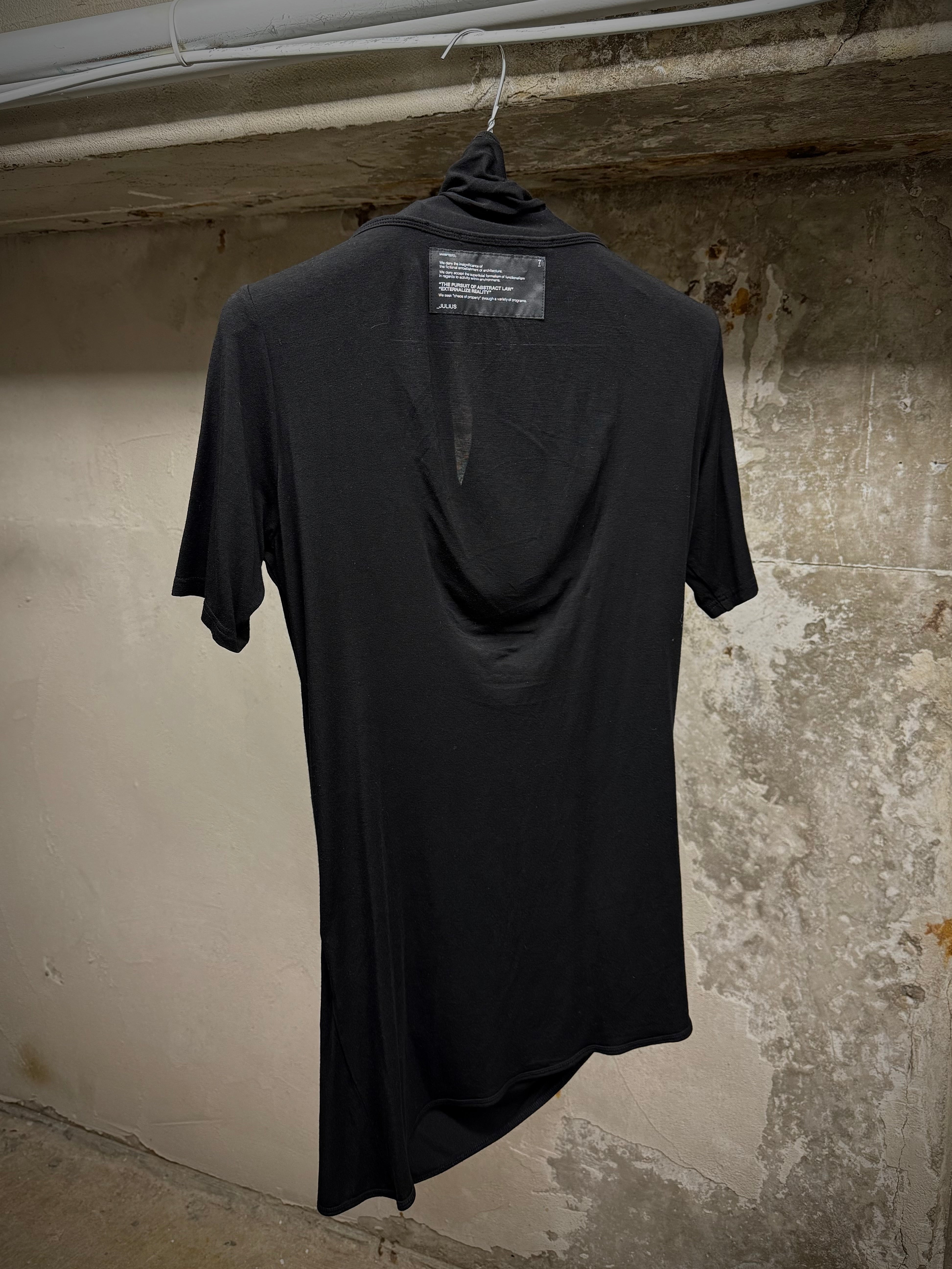 JULIUS カットソー JULIUS × GORDINI 007CUM96 Julius_7 x GORDINI Black Cowl Neck T-shirt | Archive – DRIEW