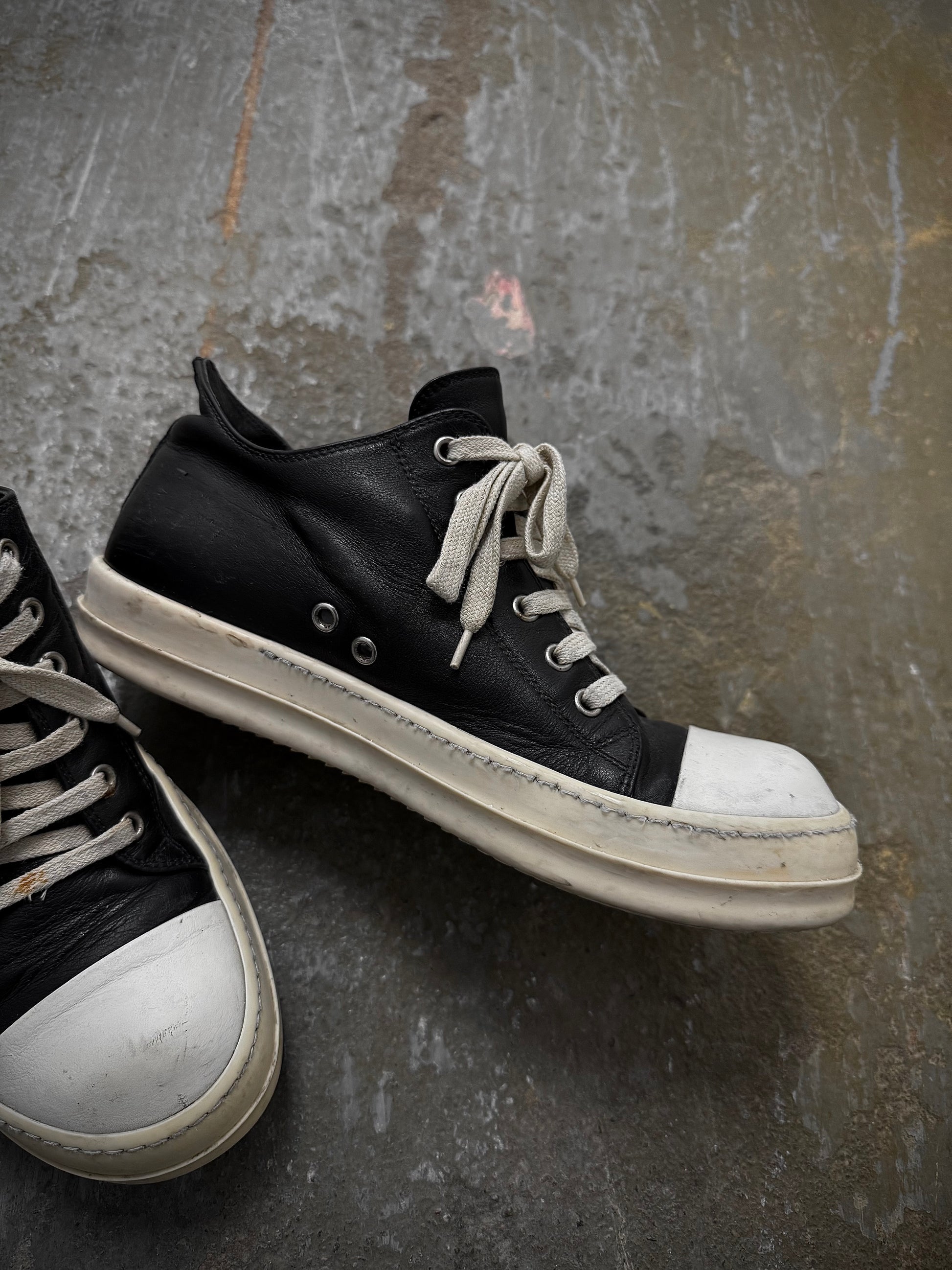 Other Rick Owens AW16 "MASTODON" Low-top Ramones Calf Leather Sneakers detail | DRIEW GARMENTS