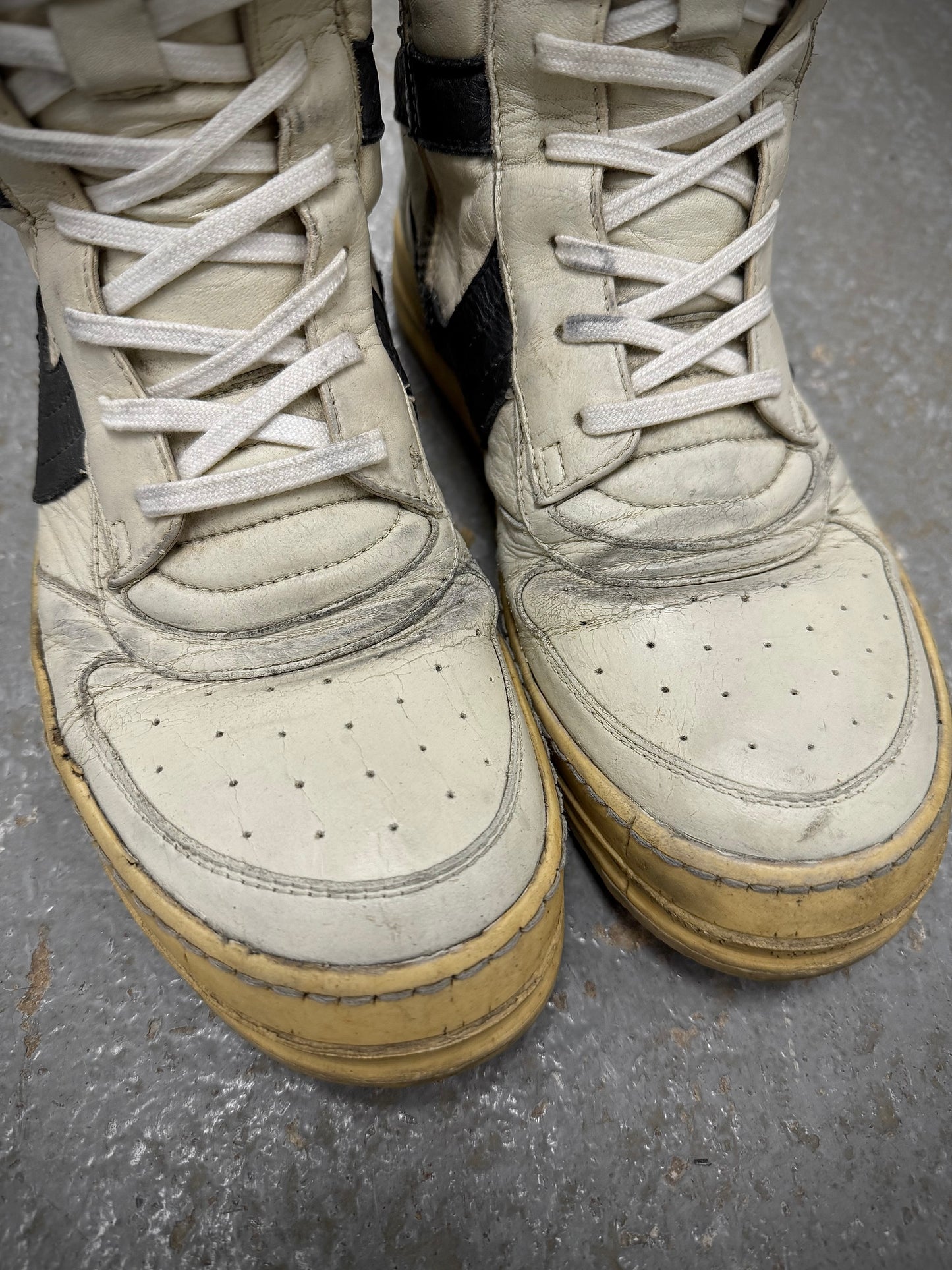 Rick Owens AW06 "DUSTULATOR" 'Reverse Oreo' Dunk Leather Sneakers detail | DRIEW GARMENTS