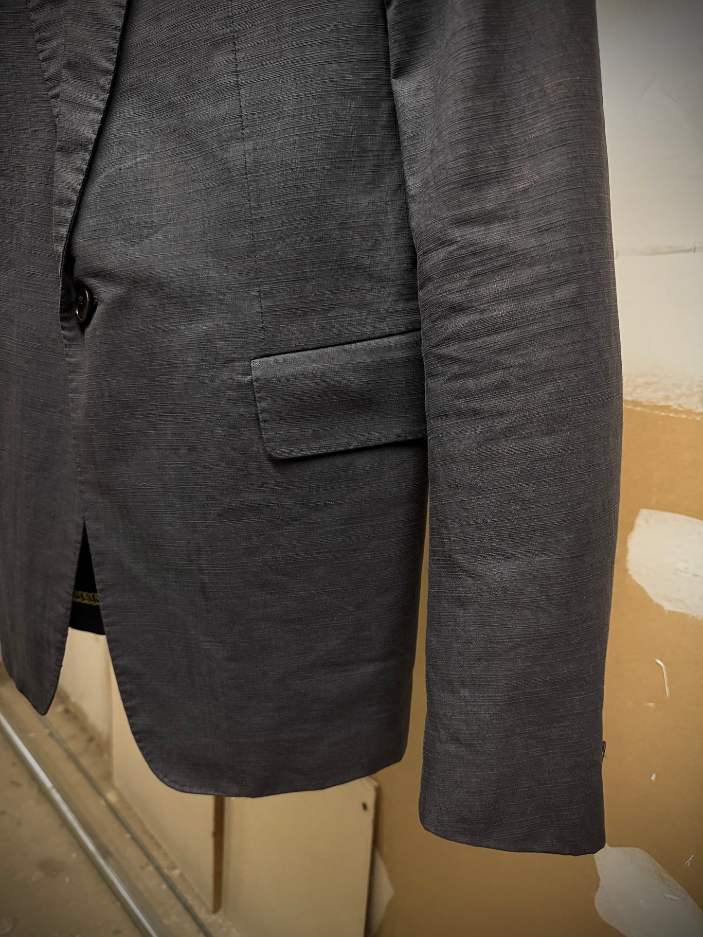 Carol Christian Poell SS06 'GM/2098 ORDER/109' Yellow Overlock Stitch Single Button Blazer detail | DRIEW GARMENTS