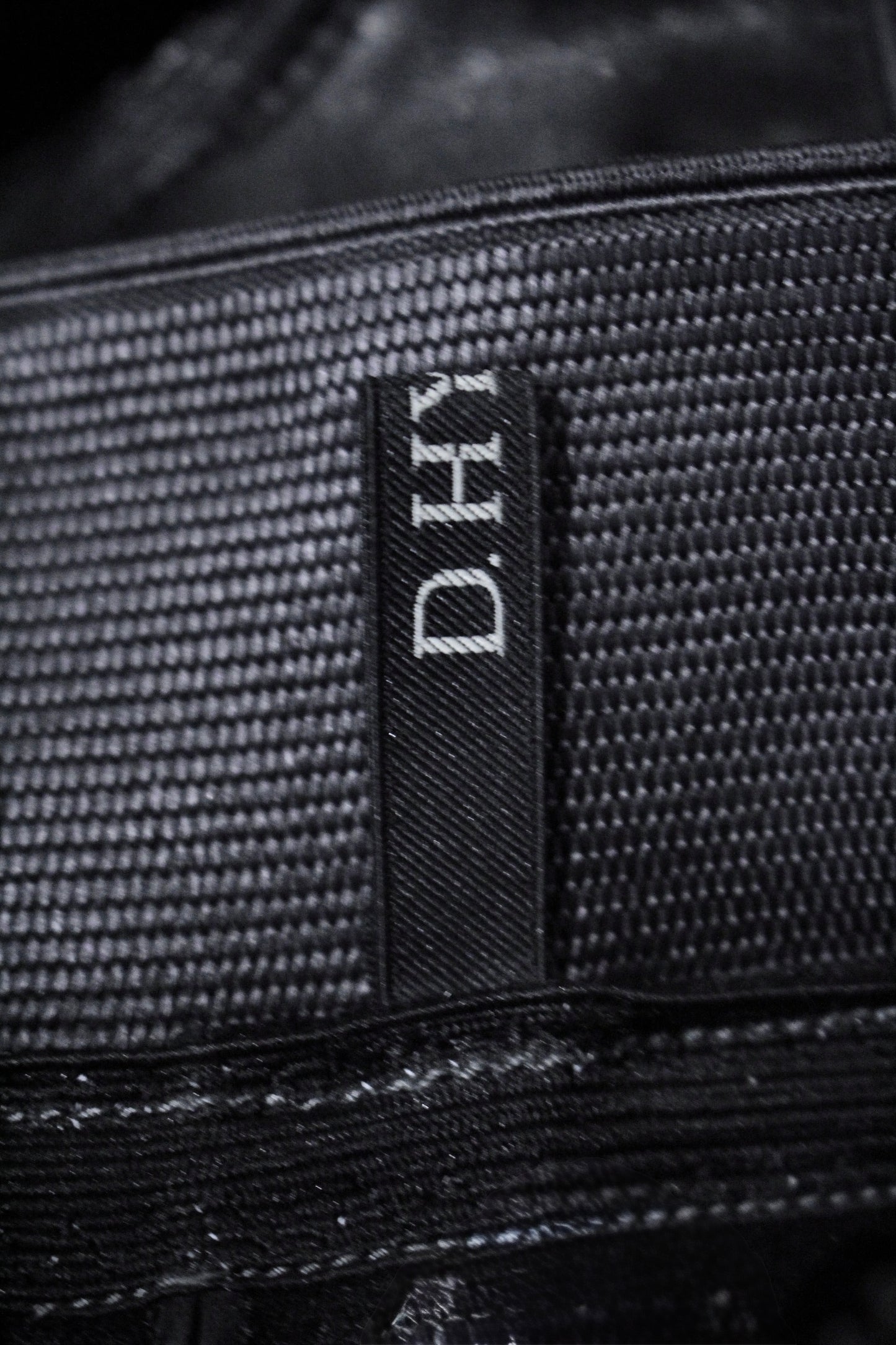 D.HYGEN AW24-25 Overlock Horse Leather Gloves detail | DRIEW GARMENTS