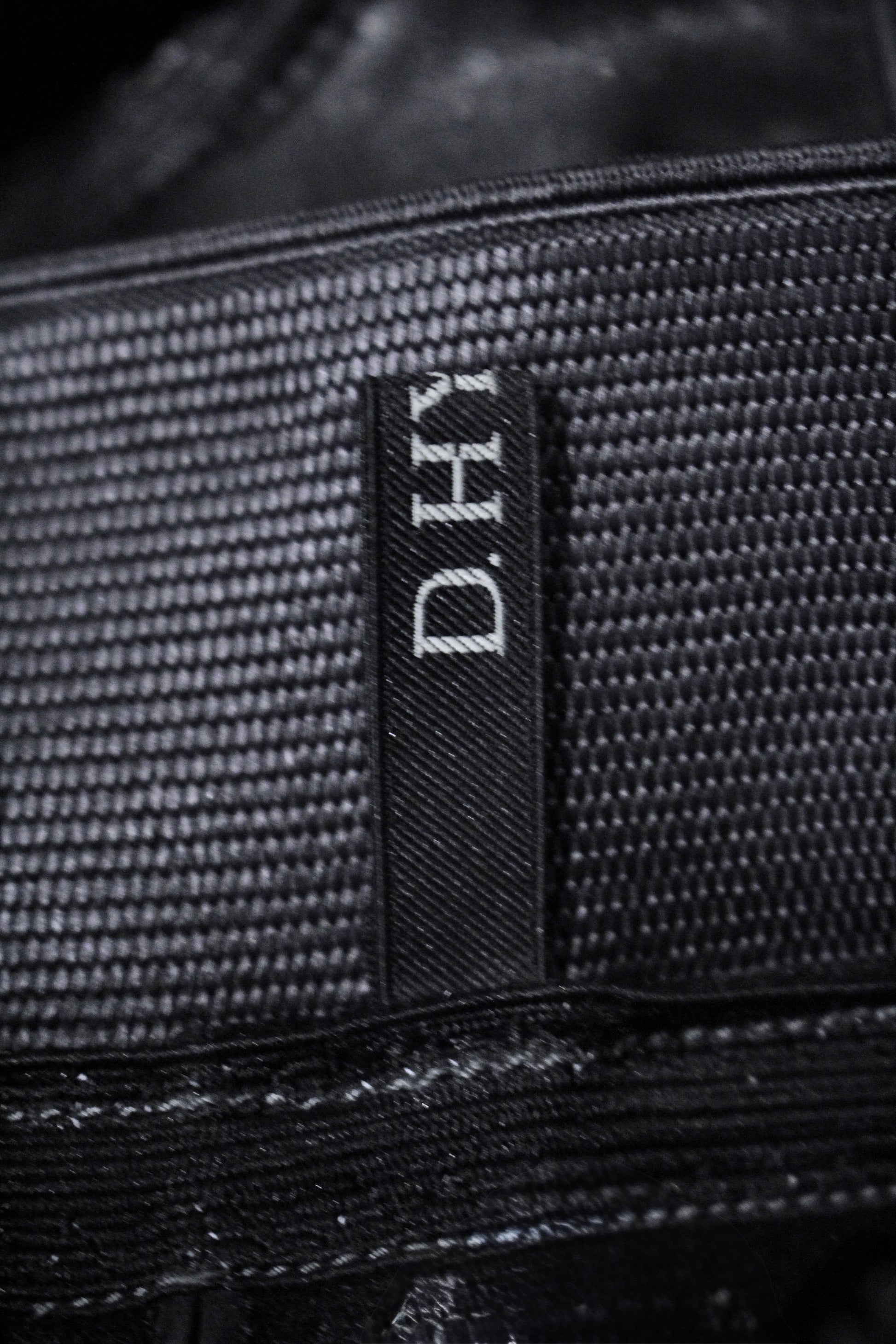 D.HYGEN AW24-25 Overlock Horse Leather Gloves detail | DRIEW GARMENTS