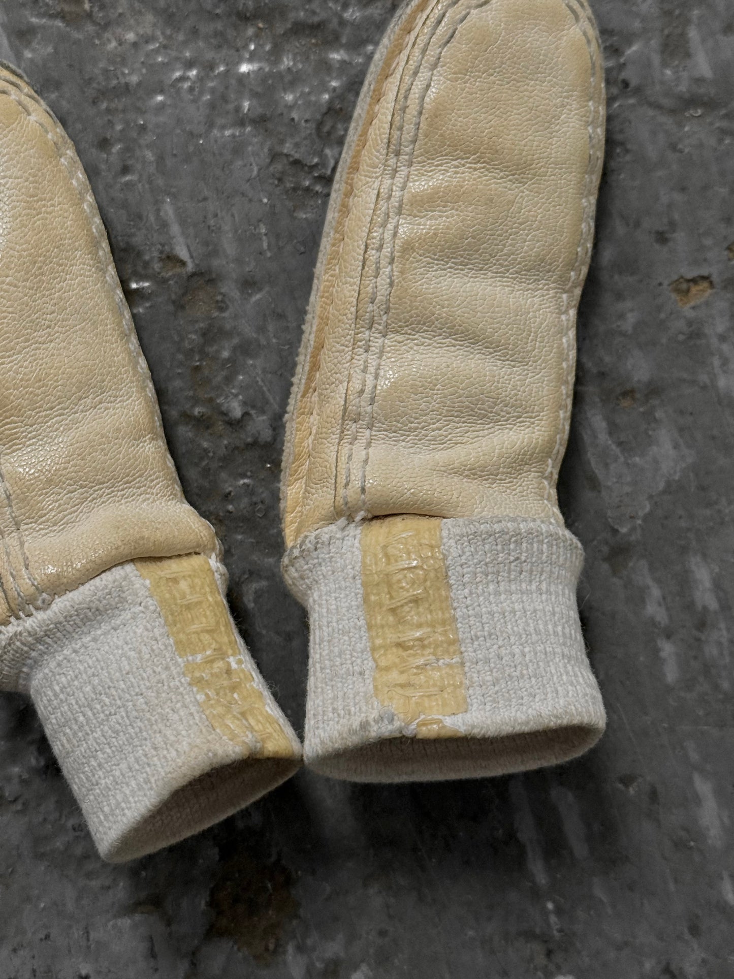 Carol Christian Poell 'AM/2596 ROOMS-PTC/01' Object-dyed Kangaroo Leather Prosthetic Fingers (2pcs) detail | DRIEW GARMENTS