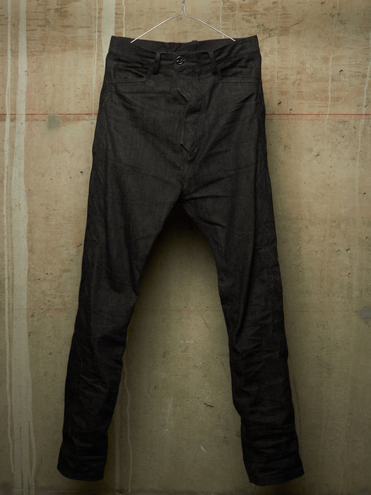 DEEPTI Collection °016-017 ‘D-050 YAW-95’ Closed Crash Seam Low Cut Denim