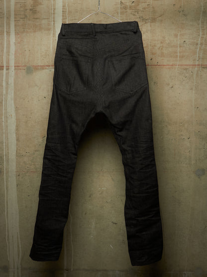 DEEPTI Collection °016-017 ‘D-050 YAW-95’ Closed Crash Seam Low Cut Denim
