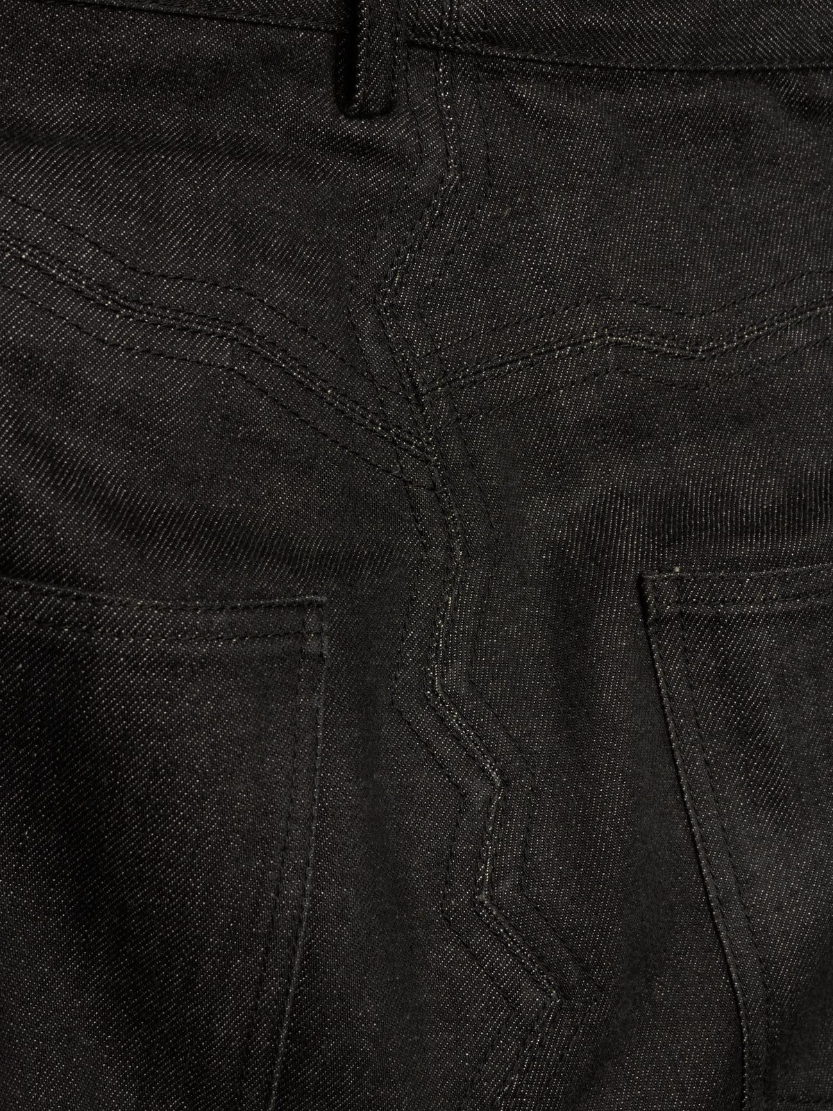 DEEPTI Collection °016-017 ‘D-050 YAW-95’ Closed Crash Seam Low Cut Denim