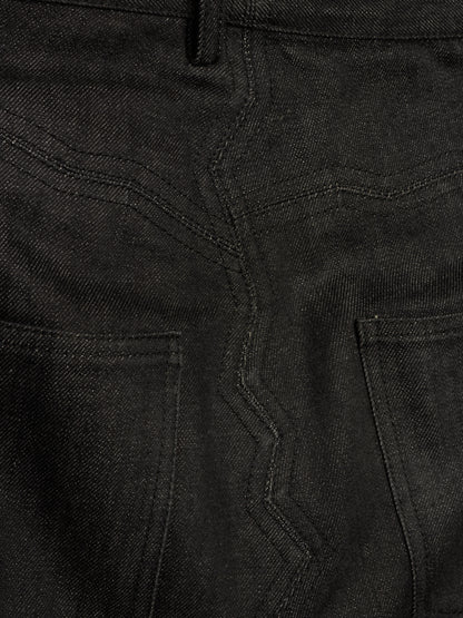 DEEPTI Collection °016-017 ‘D-050 YAW-95’ Closed Crash Seam Low Cut Denim