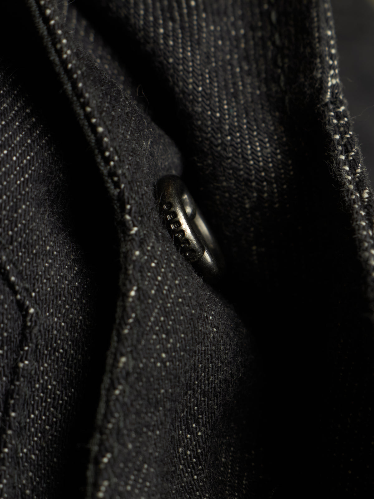 DEEPTI Collection °016-017 ‘D-050 YAW-95’ Closed Crash Seam Low Cut Denim