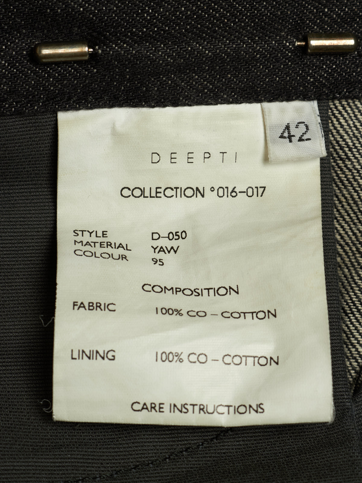 DEEPTI Collection °016-017 ‘D-050 YAW-95’ Closed Crash Seam Low Cut Denim