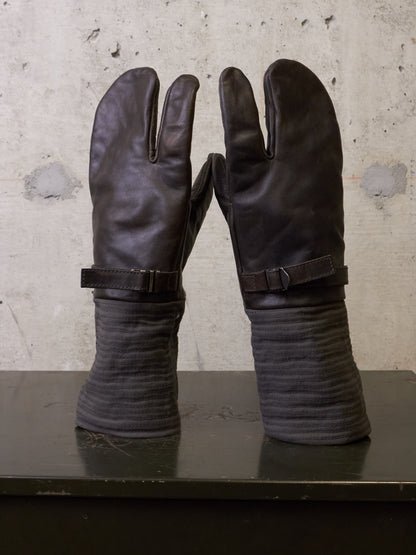 DEEPTI Collection °018-019 'LA–124W EMUF-90' Wired Trigger Horse Leather Gloves