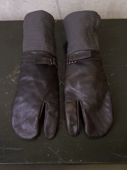 DEEPTI Collection °018-019 'LA–124W EMUF-90' Wired Trigger Horse Leather Gloves