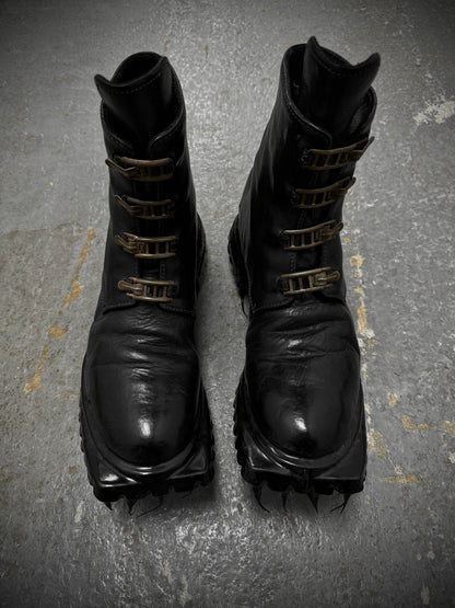 Carol Christian Poell ‘AM/2759SP-IN CORSS-PTC/010B’ Horse Leather Prosthetic Buckle Drip Boots detail | DRIEW GARMENTS